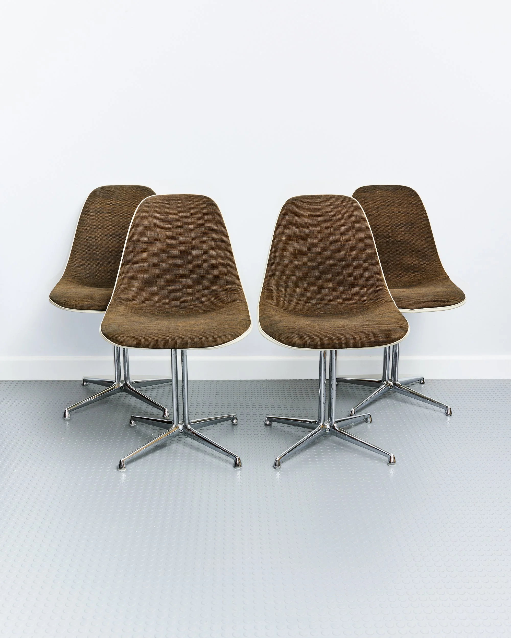 la.fonda.dining.chairs.charles.ray.eames.herman.miller.fehlbaum.1970.jpg