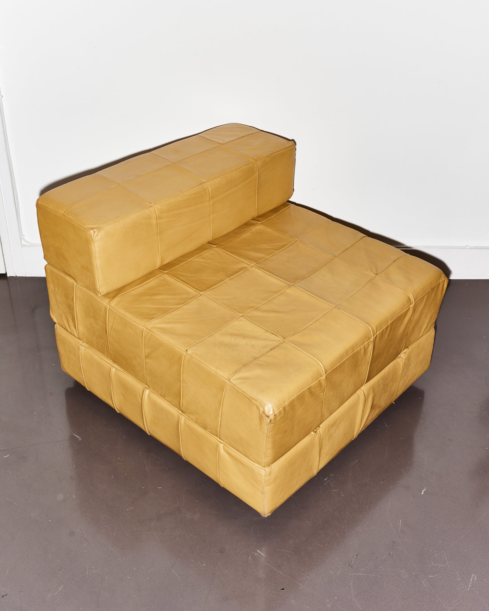 easychair.daybed.convertible.bed.lounge.leather.1980s 1.jpg