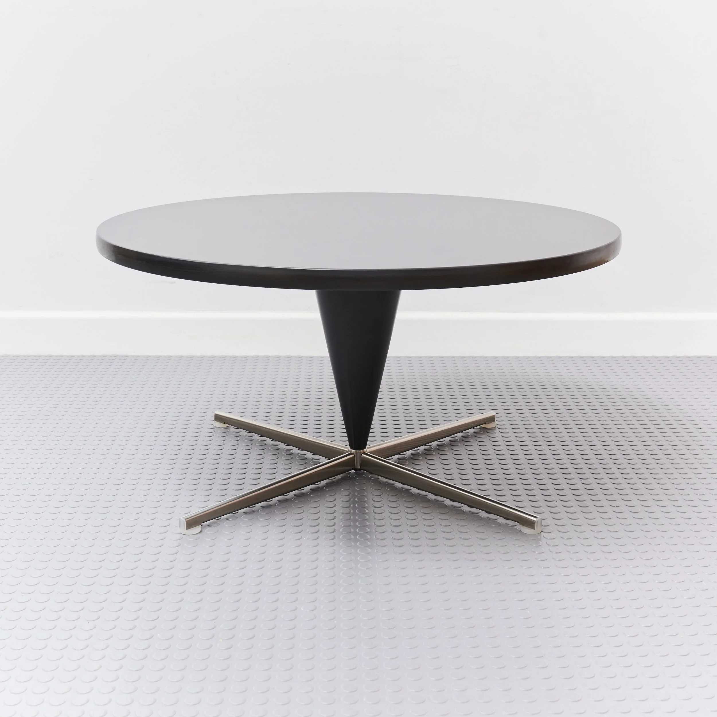 verner.panton.cone.coffee.table.black.vitra.2000.jpg