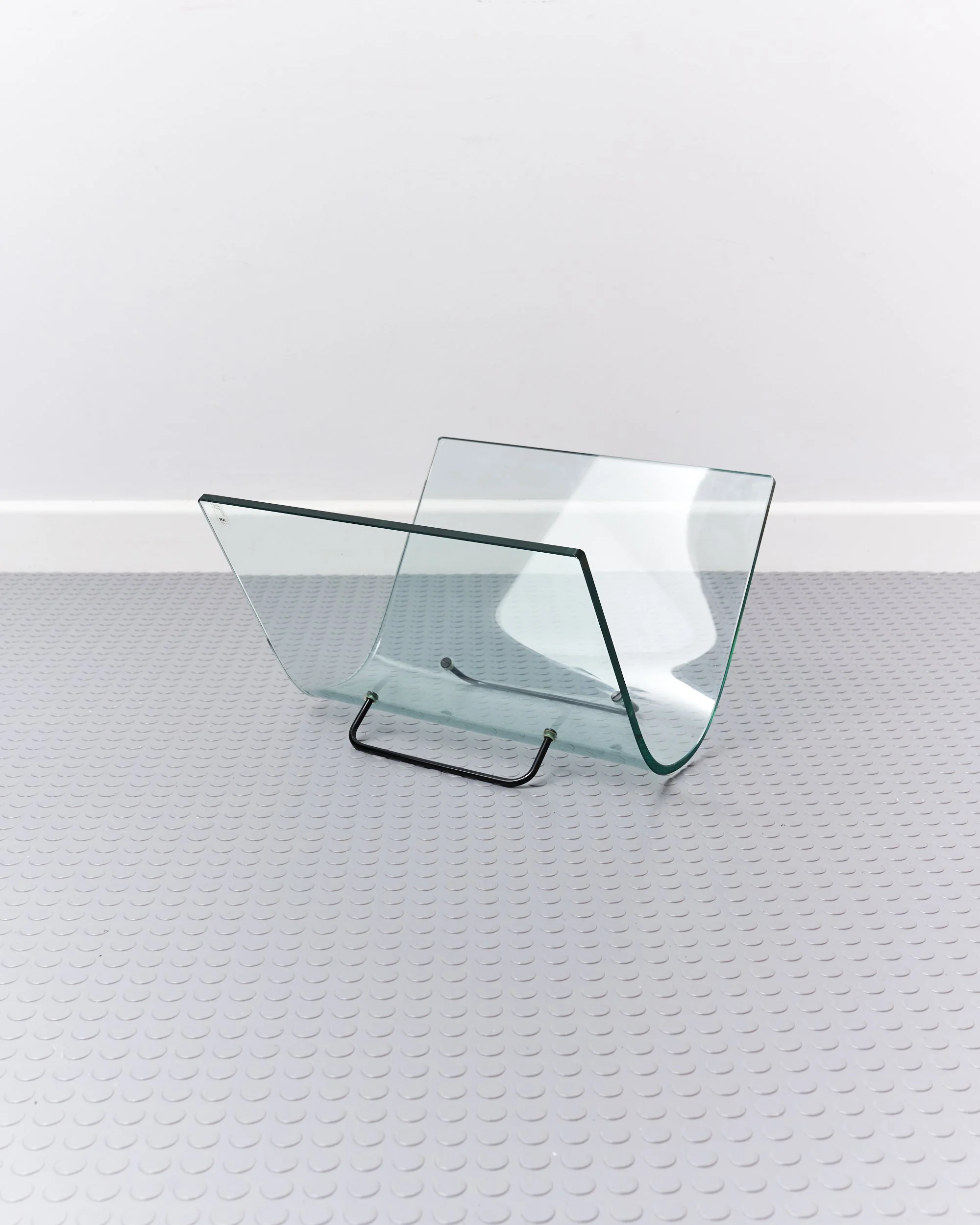 vintage.curved.glass.magazine.stand.fiam.italy.1980.postmodern 2.jpg