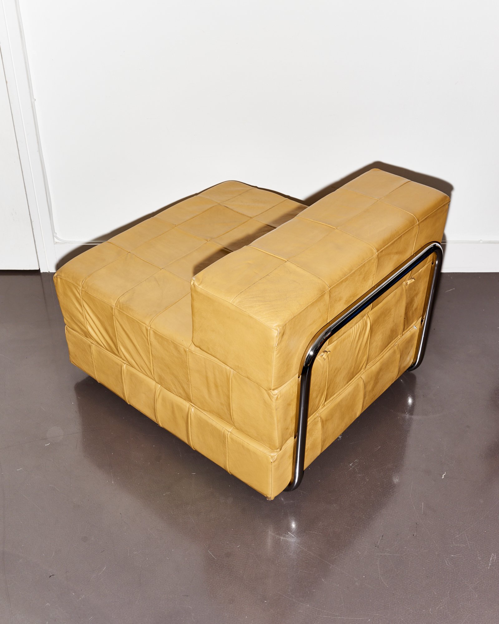 easychair.daybed.convertible.bed.lounge.leather.1980s 3.jpg