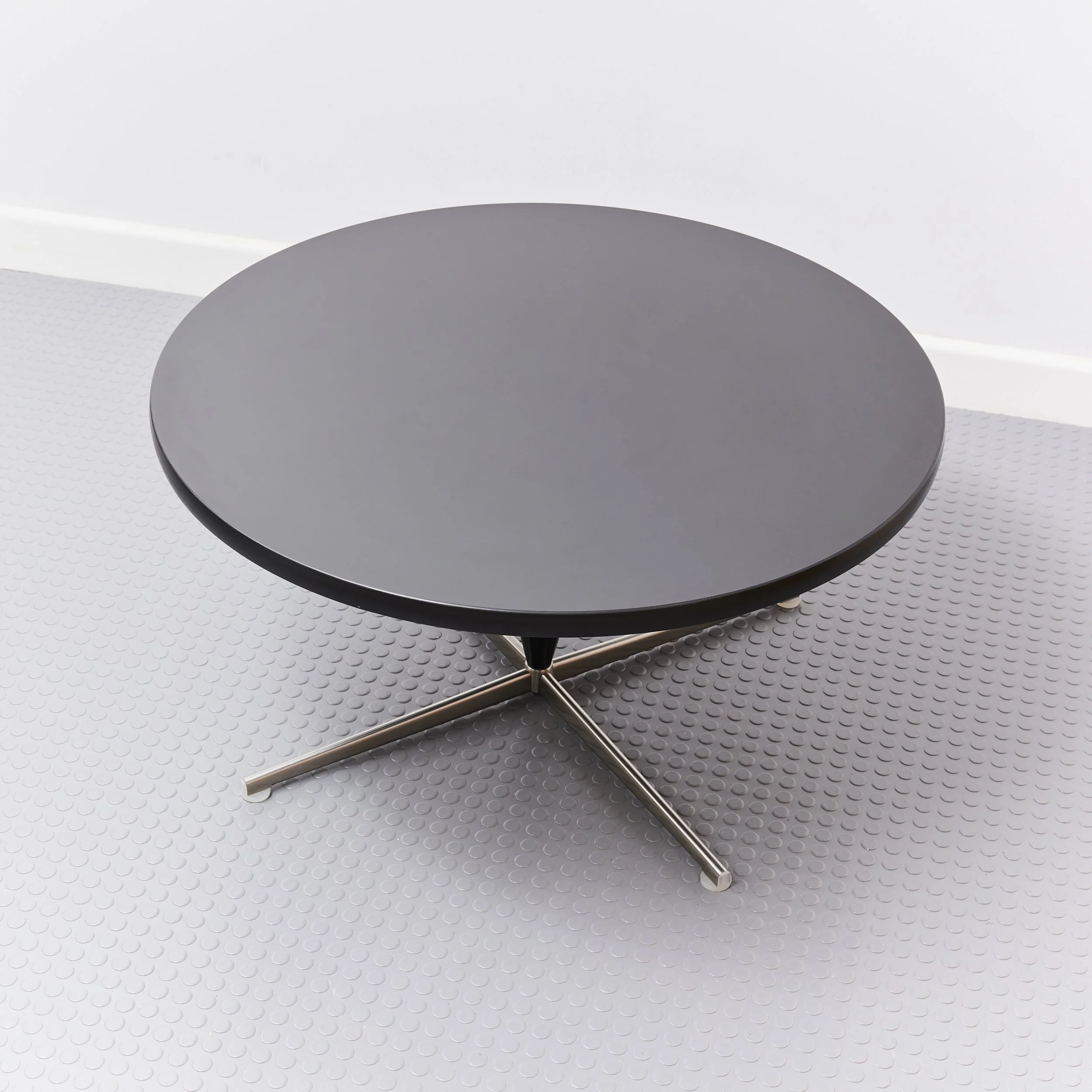 verner.panton.cone.coffee.table.black.vitra.2000 1.jpg