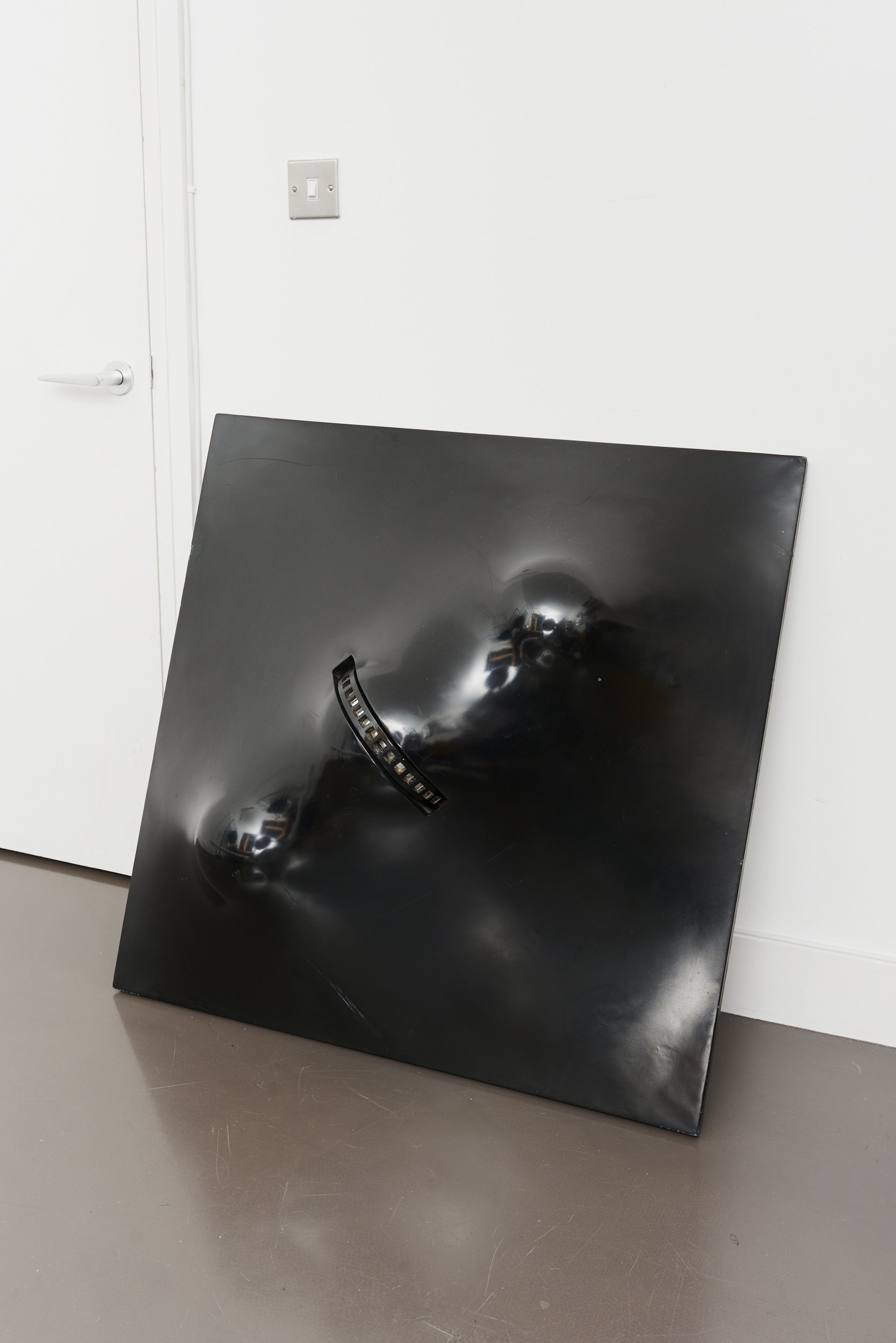 derek.carruthers.kinetic.sculpture.fibreglass.resin.1966.jpg