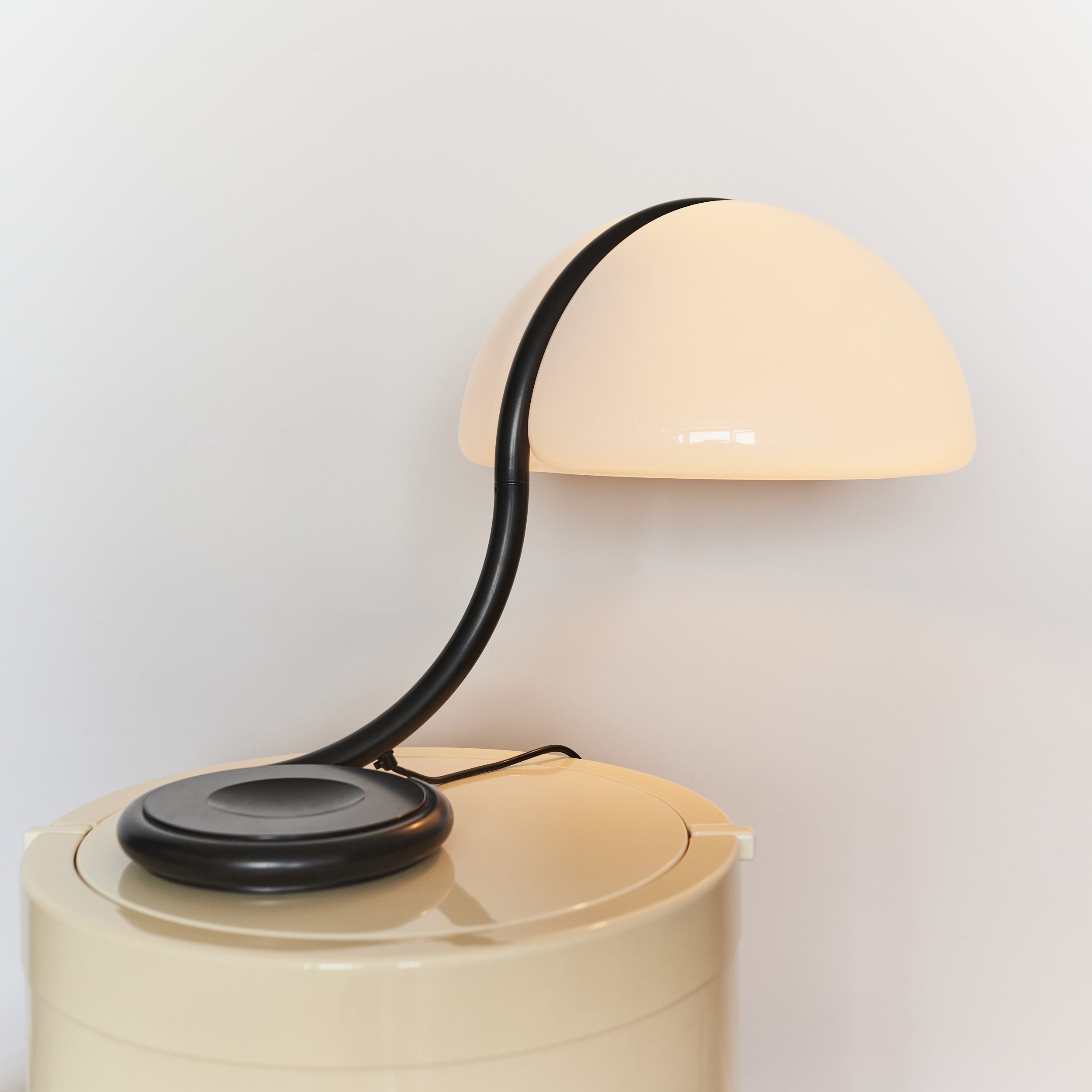 vintage.serpente.table.lamp.black.elio.martinelli.luce.mod.599.1970 8.jpg