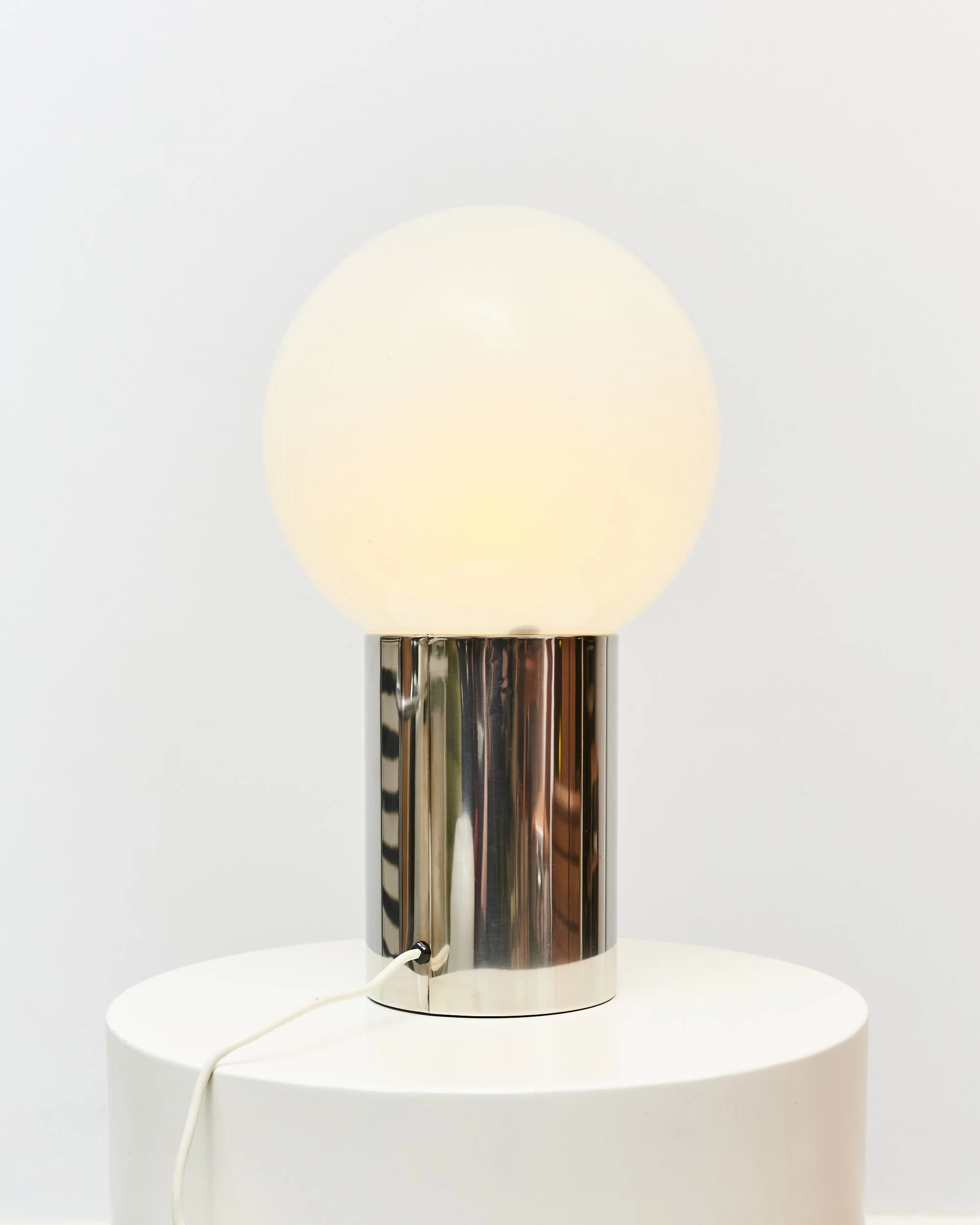 harvey.guzzini.chrome.orb.table.lamp.1970 2.jpg