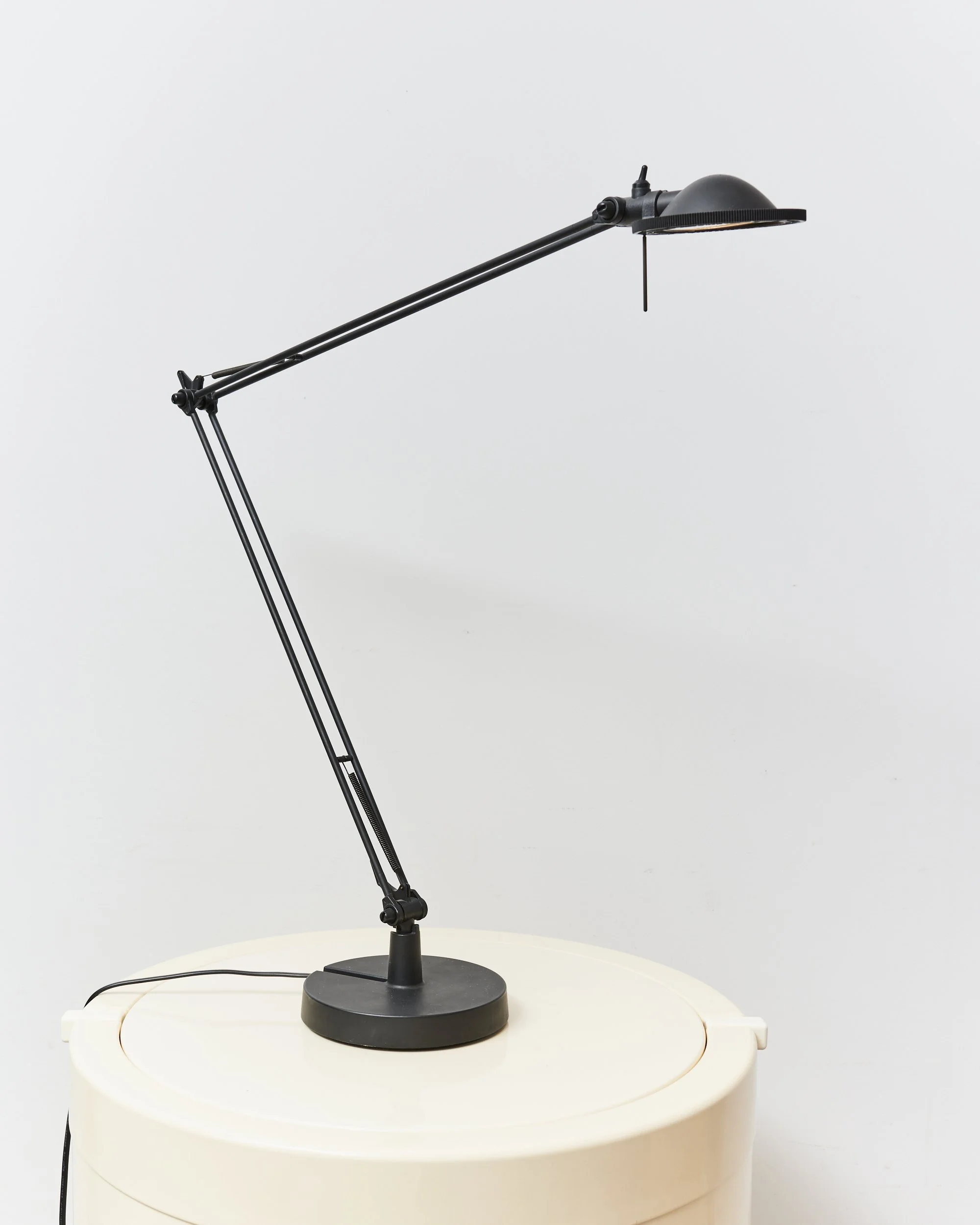 berenice.table.office.lamp.paolo.rizzato.alberto.meda.luceplan.1980 1.jpg