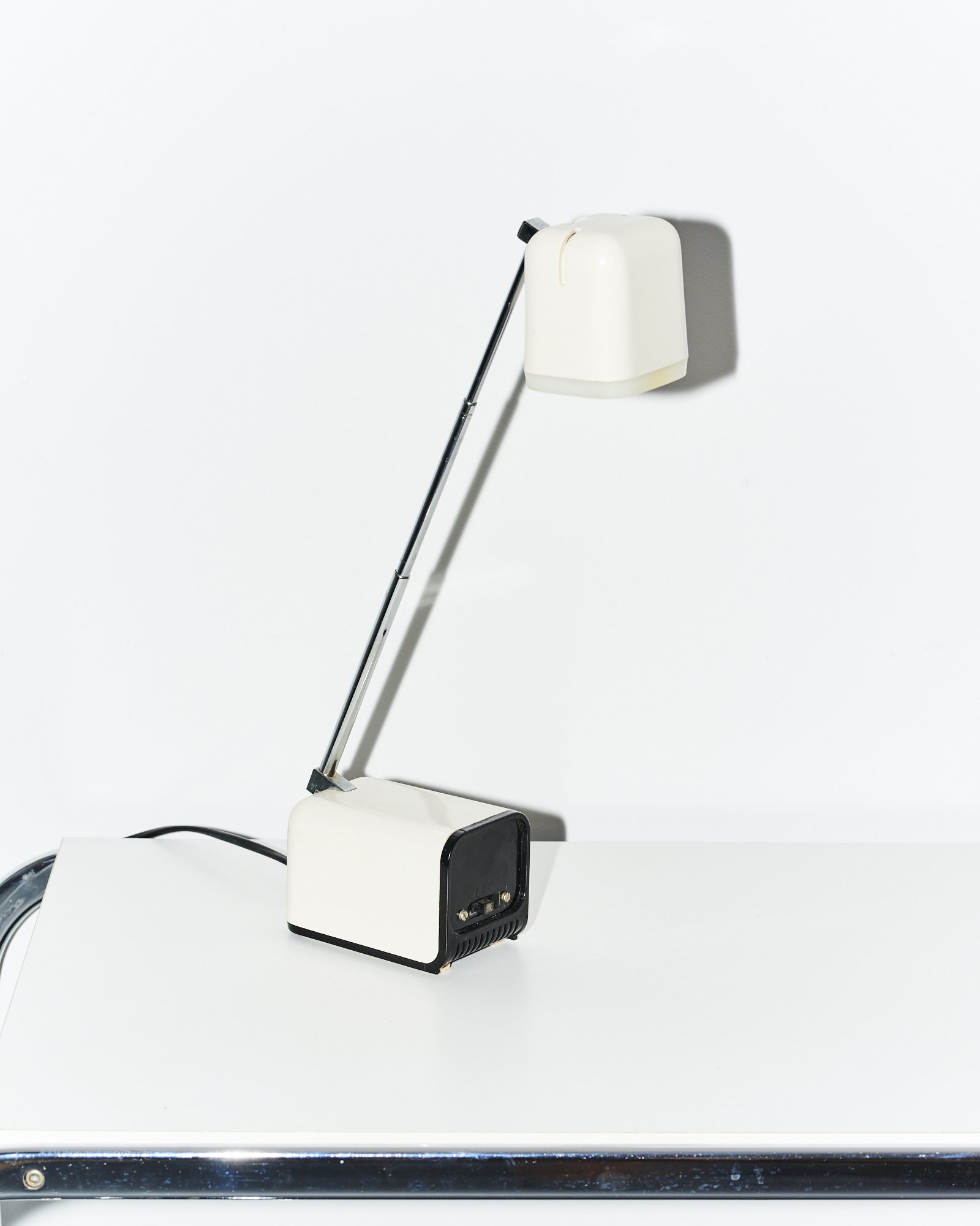 telescopic.lamp.bedside.table.hong.kong.1970s.mcm20250407.Furniture18671.jpg