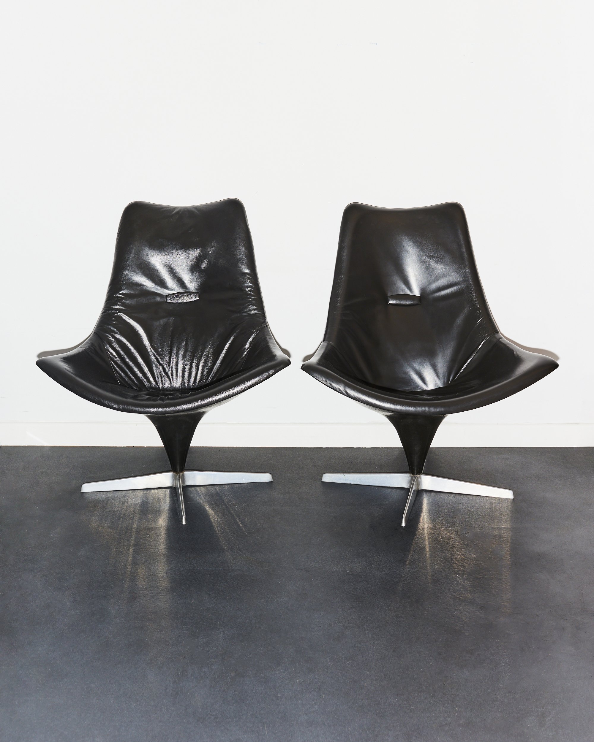 lurashell.leather.swivel.chair.diamond.shape.c.1970.jpg
