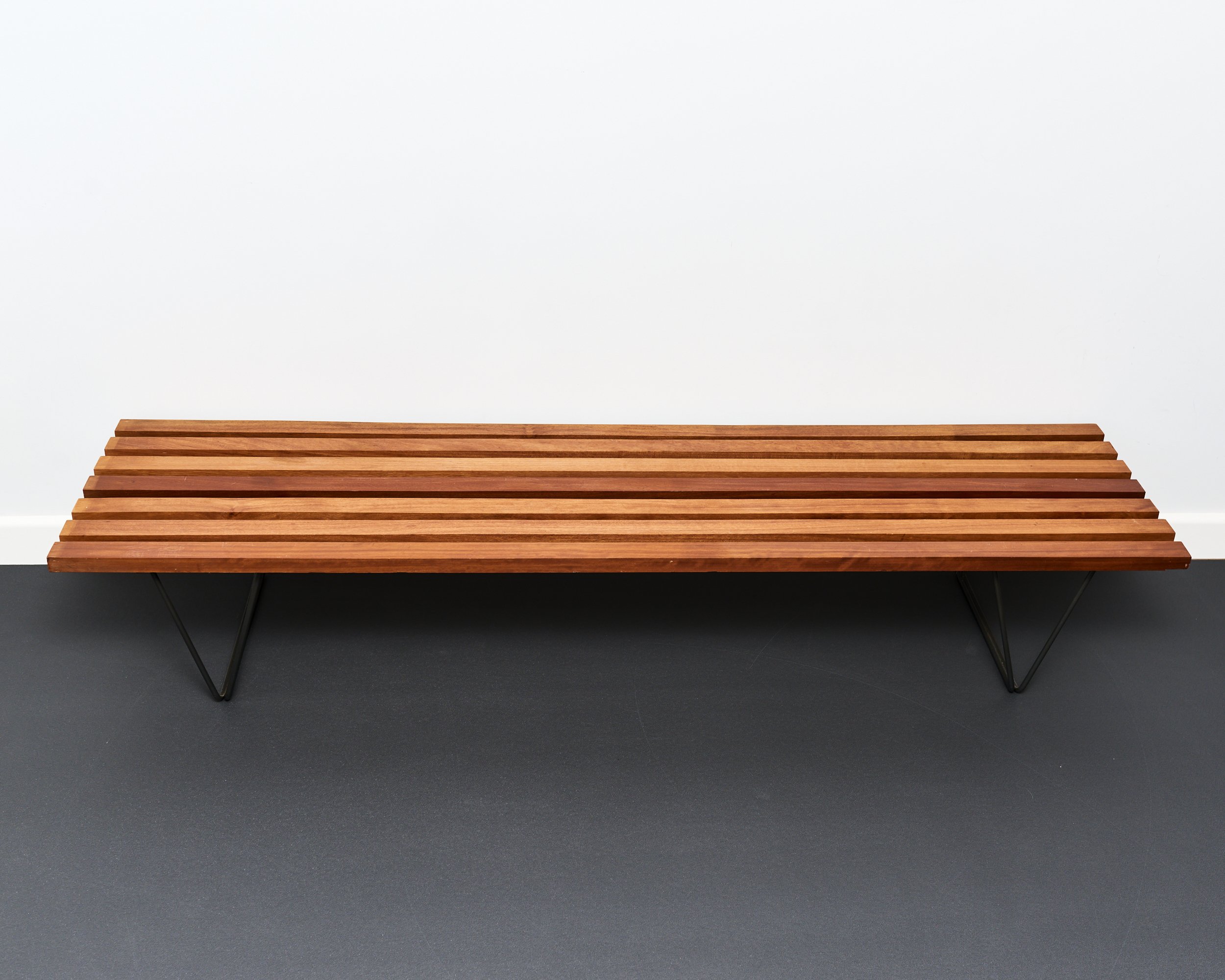 robin.day.bench.coffee.table.interplan.hille.1955.mahogany 2.jpg