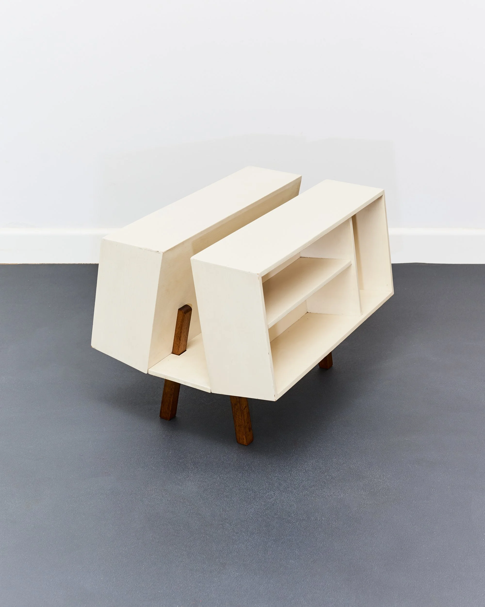 penguin.donkey.isokon.mk2.bookcase.ernest.race.1960 4.jpg