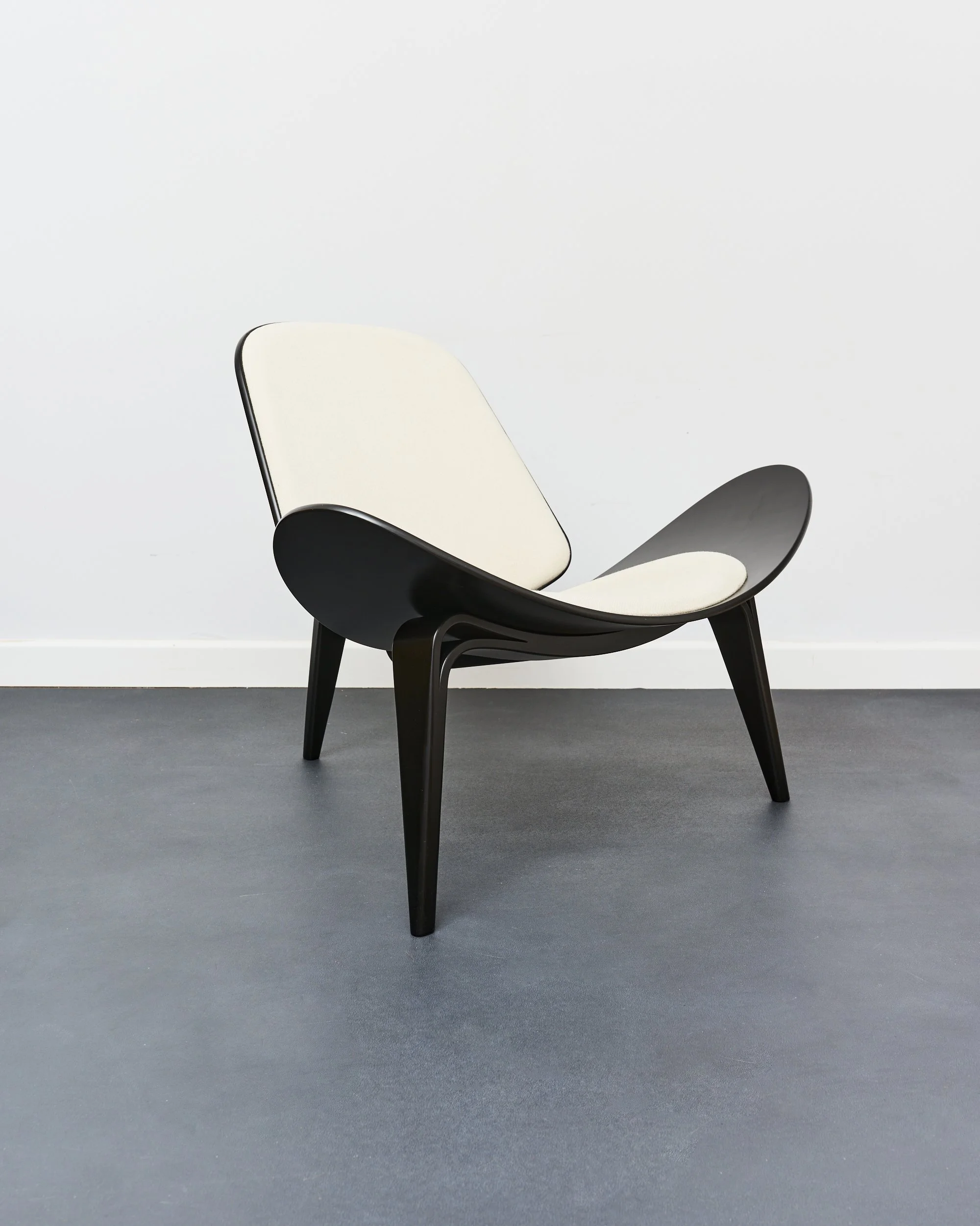 carl.hanse.son.ch07.shell.chair.hans.j.wegner.vintage 3.jpg