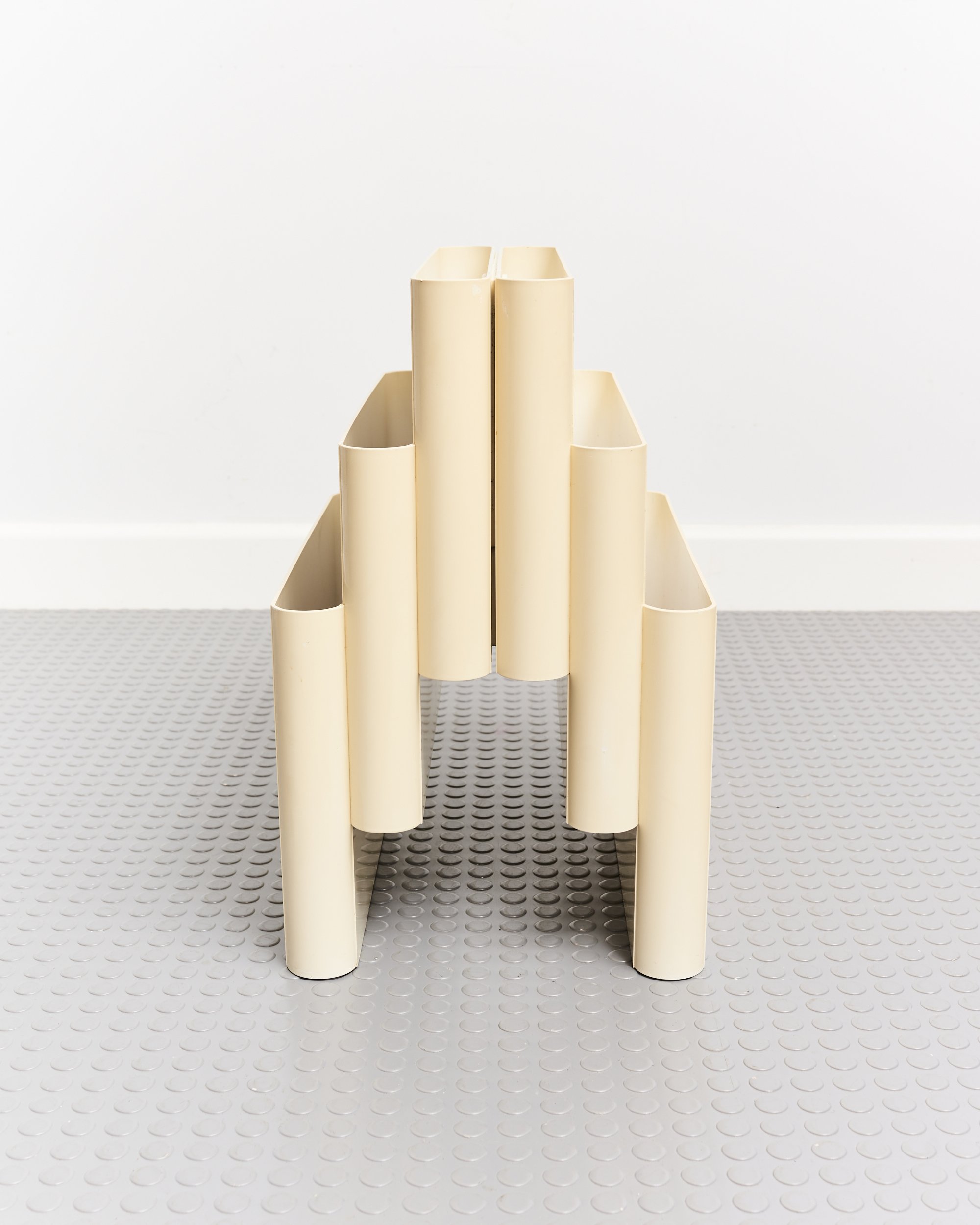 giotto.stoppino.magazine.rack.model4675.white.kartell.1960 4.jpg