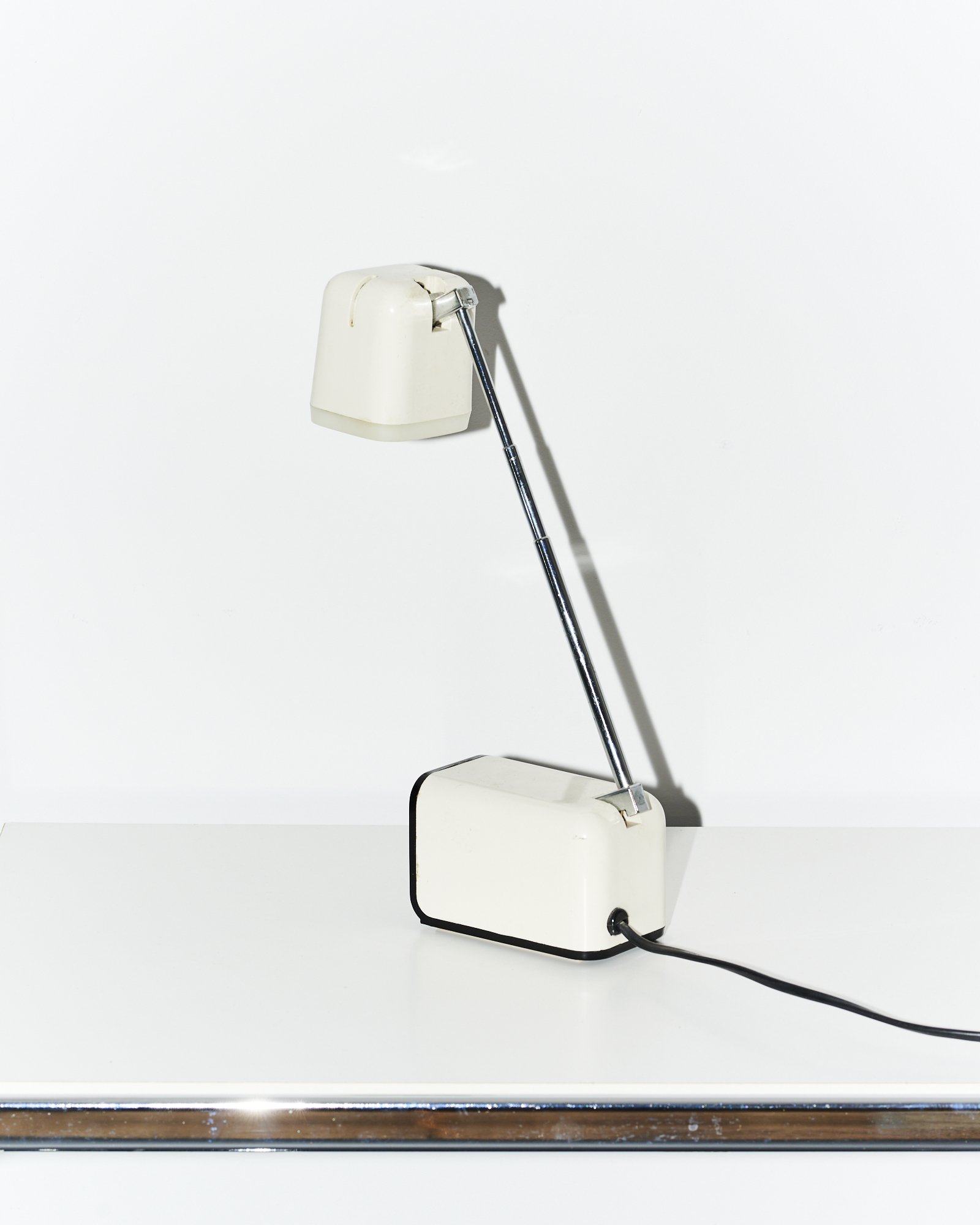 telescopic.lamp.bedside.table.hong.kong.1970s.mcm20250407.Furniture18674.jpg