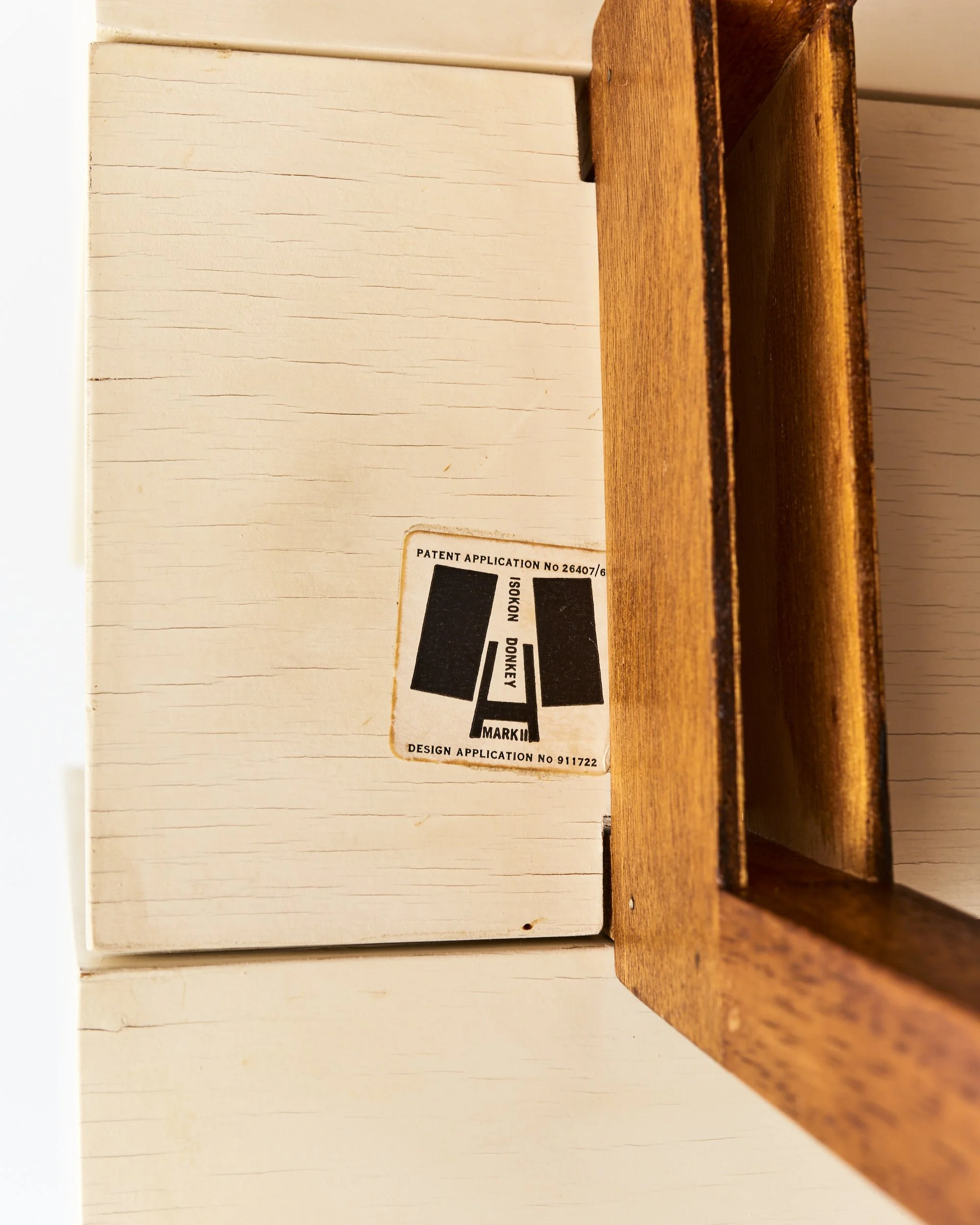 penguin.donkey.isokon.mk2.bookcase.ernest.race.1960 6.jpg