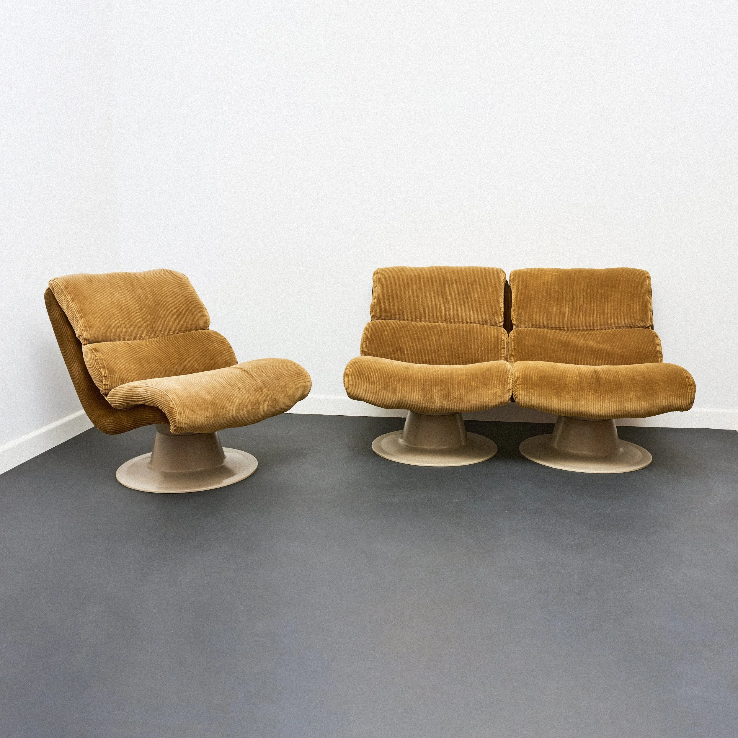 yrjo.kukkapuro.haimi.finland.c.saturnus.1960.space.age.corduroy.brown.insta.jpg