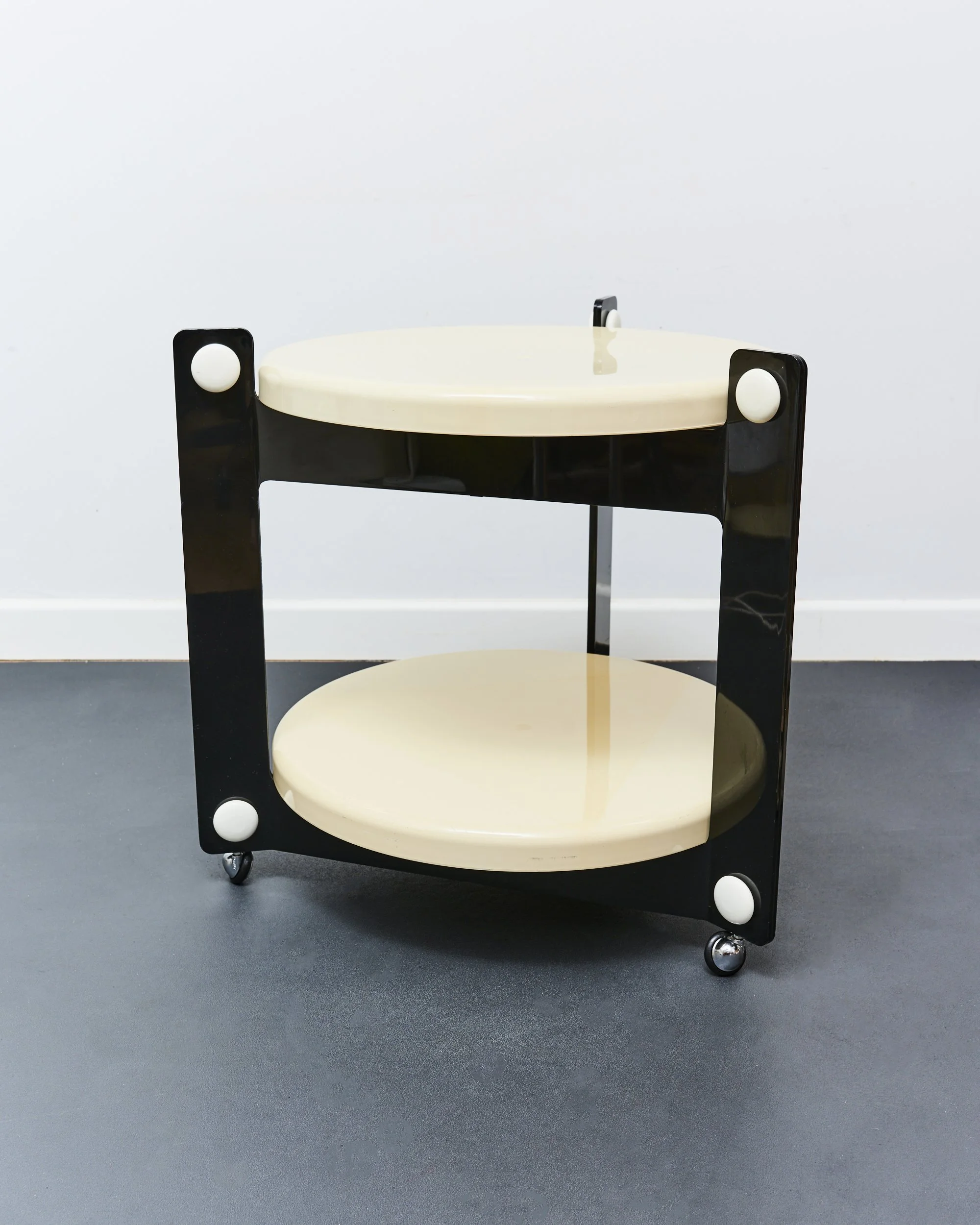 luigi.massoni.guzzini.bar.trolley.space.age.1970.two.tier 7.jpg