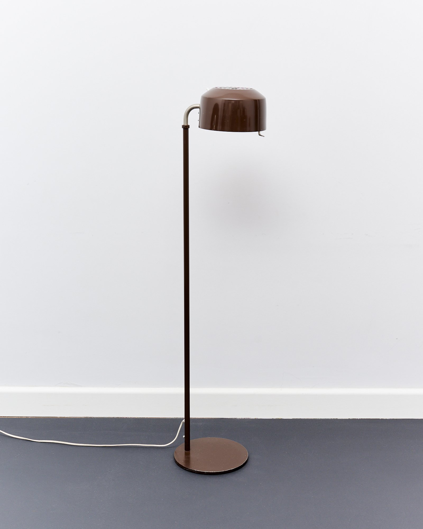 lampan.653.brown.floor.lamp.reading.1960.1970.atelje.lyktan.jpg