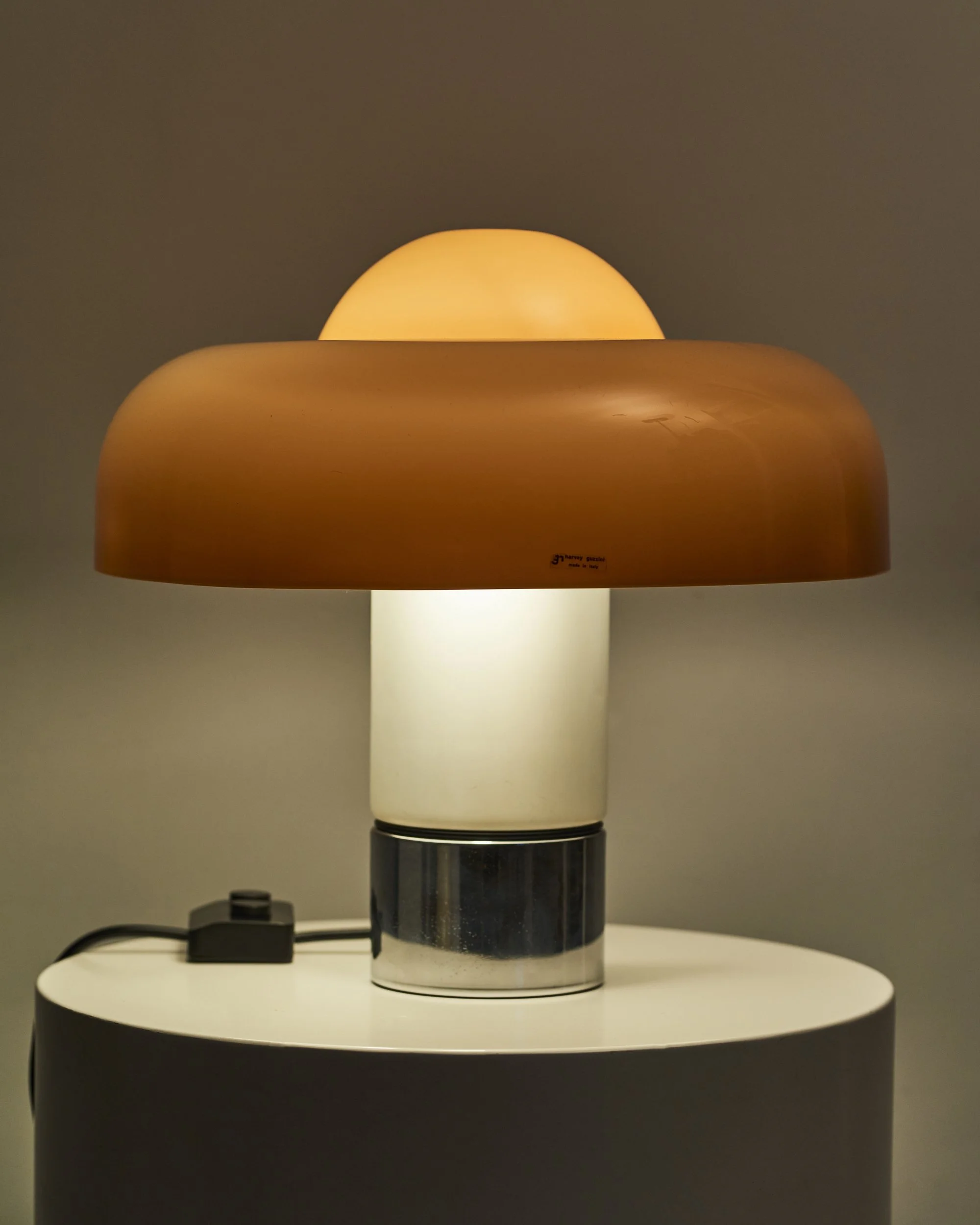 vintage.brumbry.table.lamp.luigi.massoni.harvey.guzzini.1969.iguzzini.harveiluce.jpg