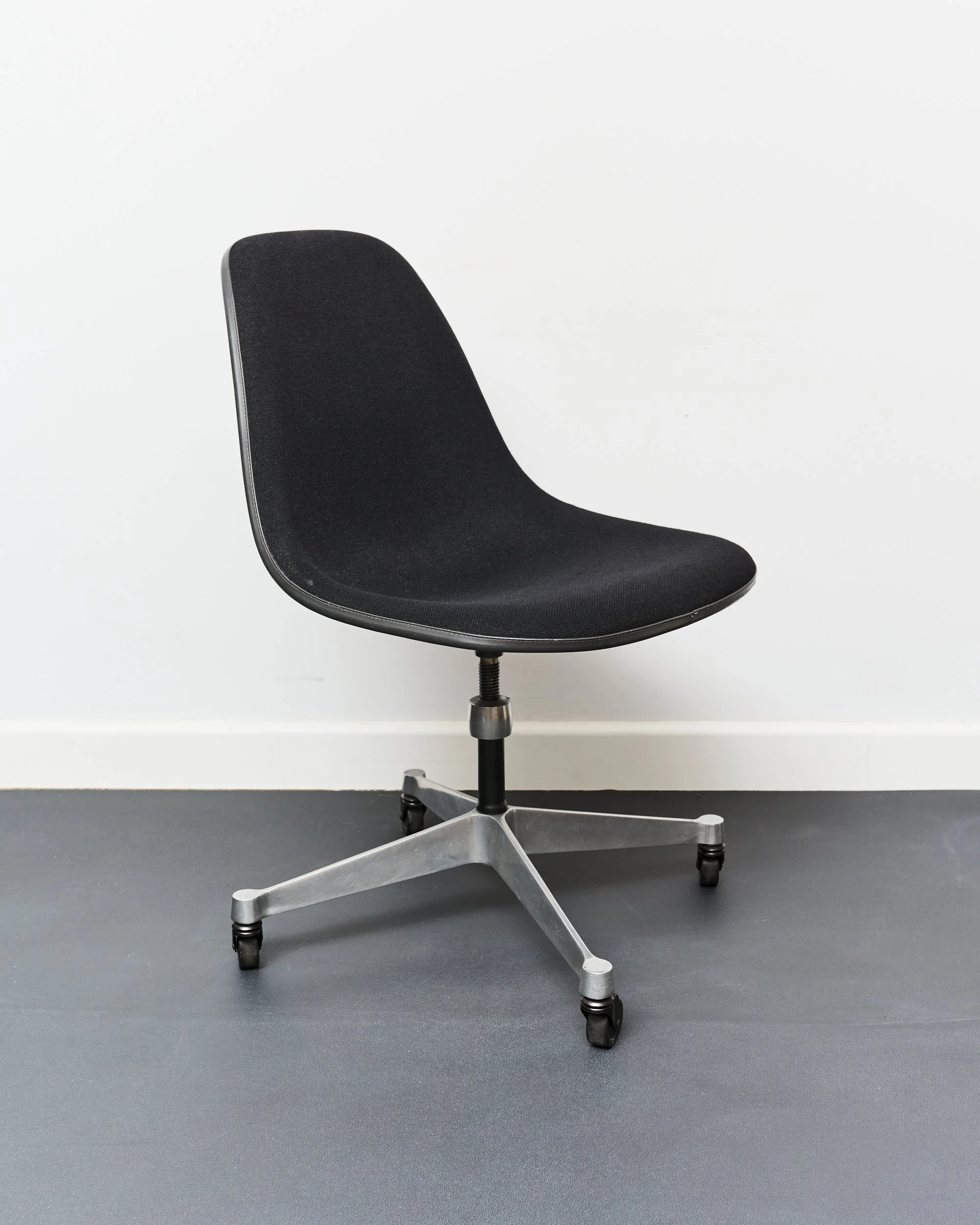 eames.side.shell.office.swivel.chair.pscc.herman.miller.1970.jpg