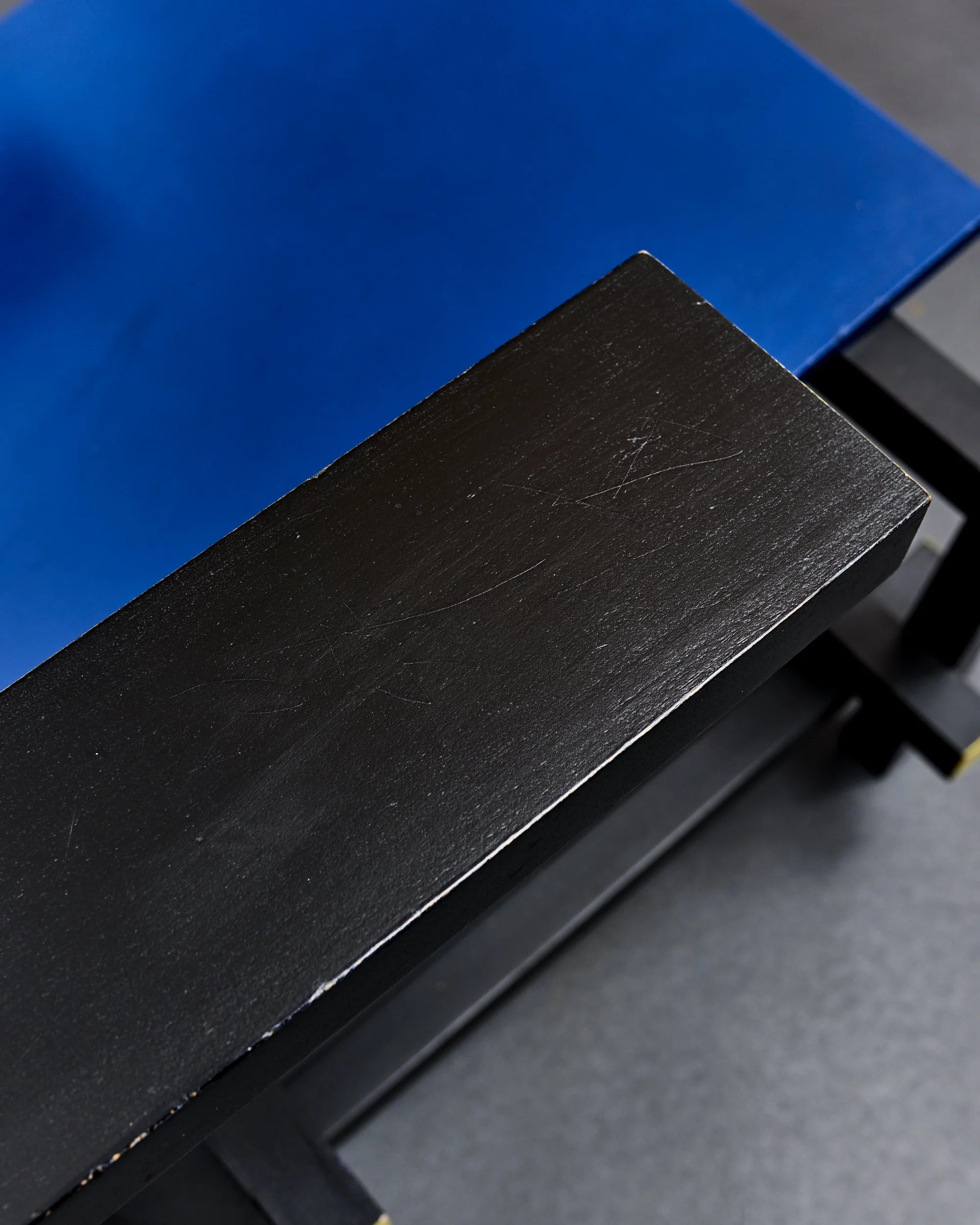 red.blue.chair.gerrit.rietveld.de.stijl.dutch.groenekan.1918 4.jpg