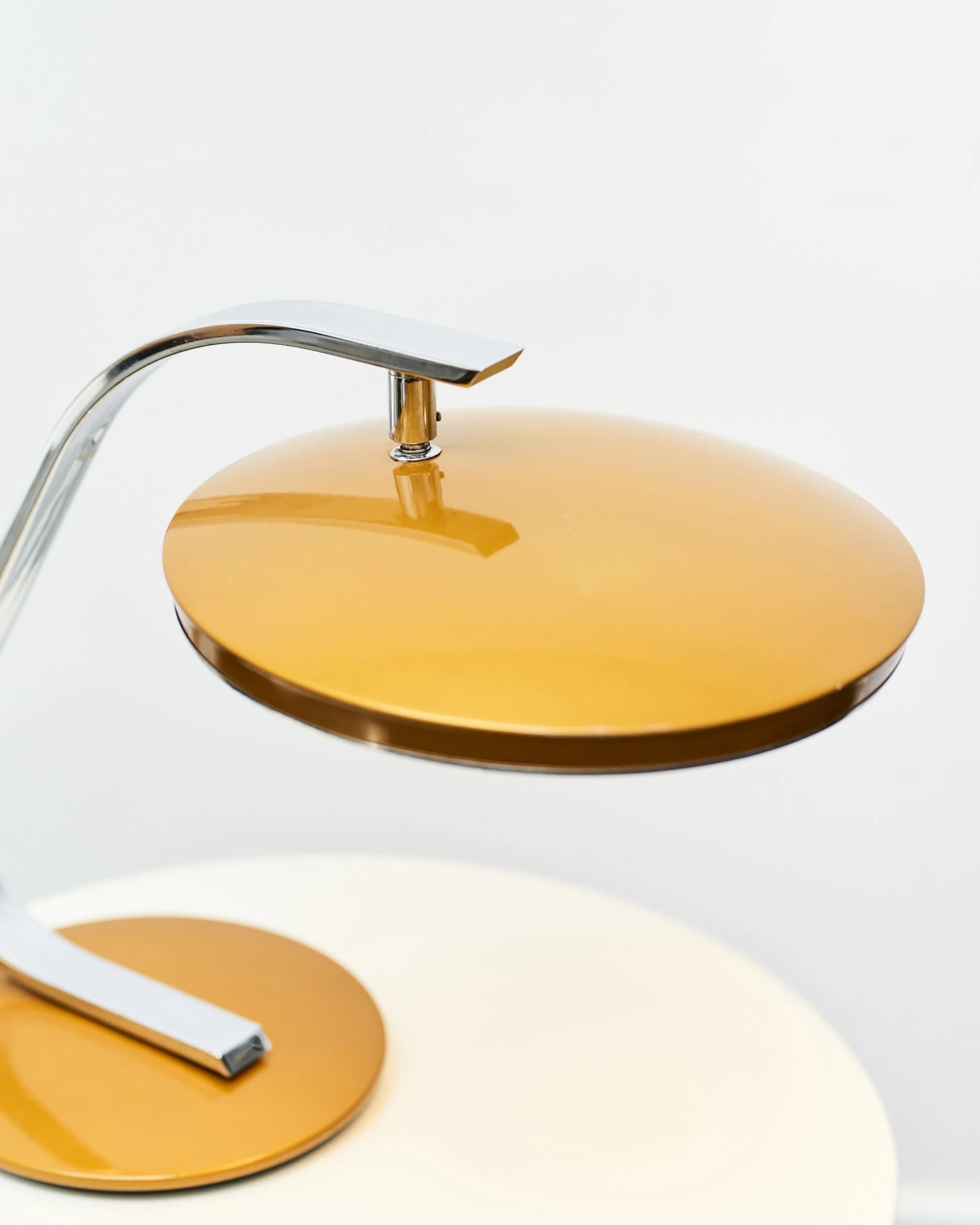 desk.table.lamp.model.520.fase.1960.luis.perez.de.la.oliva.gold.bauhaus 2.jpg