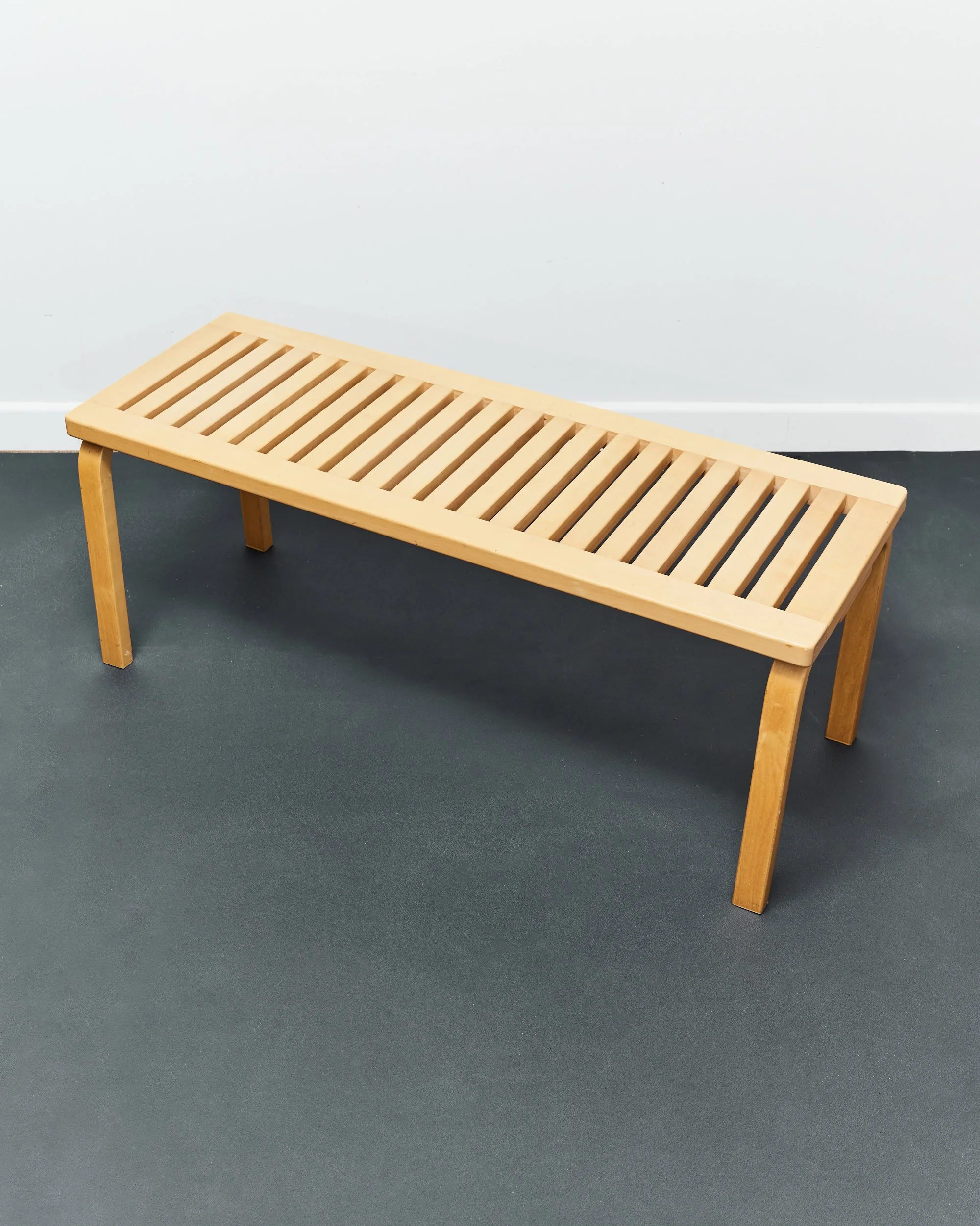 artek.bench.model.153a.alvar.aalto.1945.vintage.birch 1.jpg