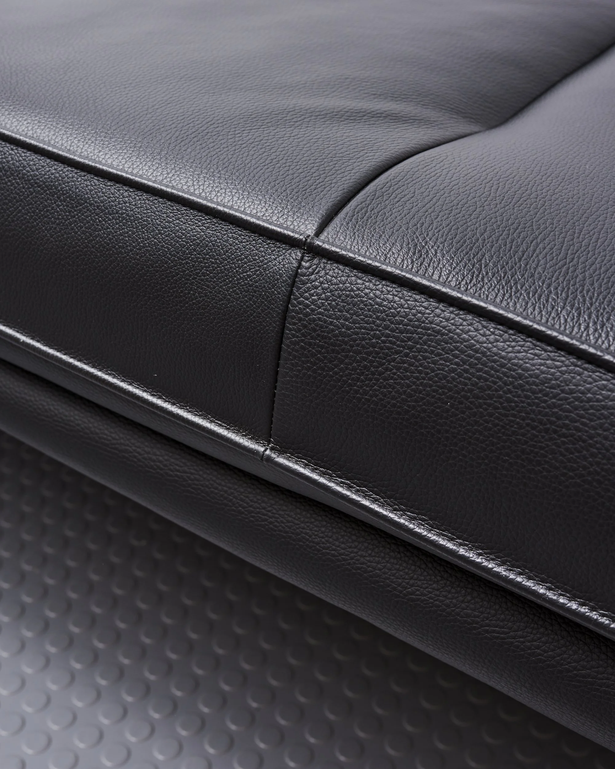 walter.knoll.eoos.living.platform.daybed.bergmann.bohmann.gründl.1990 8.jpg