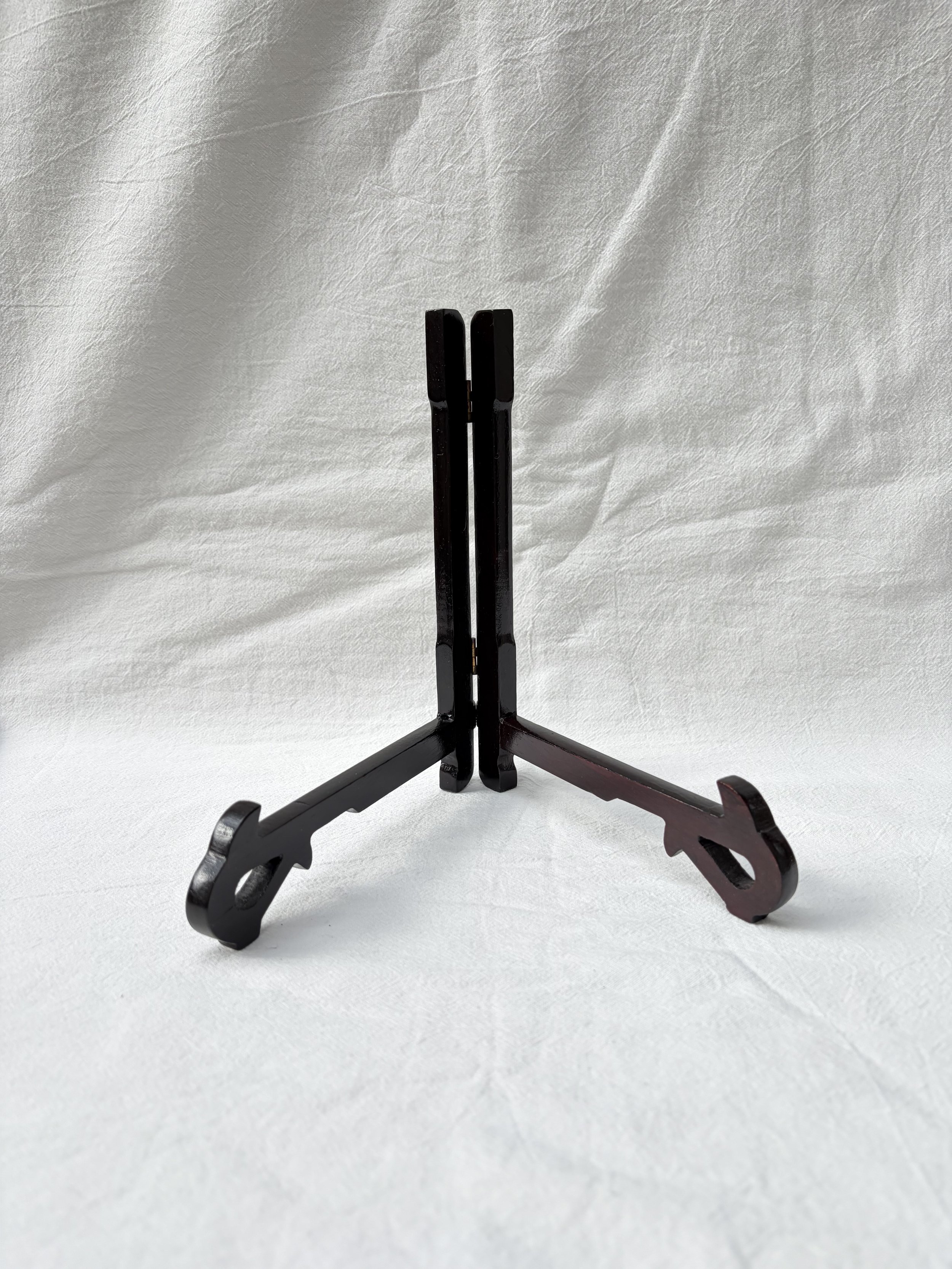 Vintage Foldable Japanese Wooden Lacquered Ceramic Plate or Bookstand in Small Size C.1970