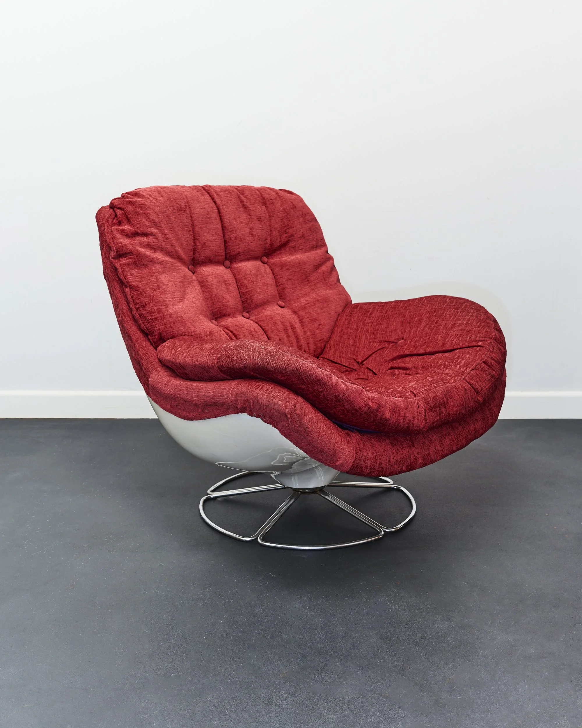 Space Age Fibreglass Swivel Lounge Chair in Red Velour Upholstery C.1970