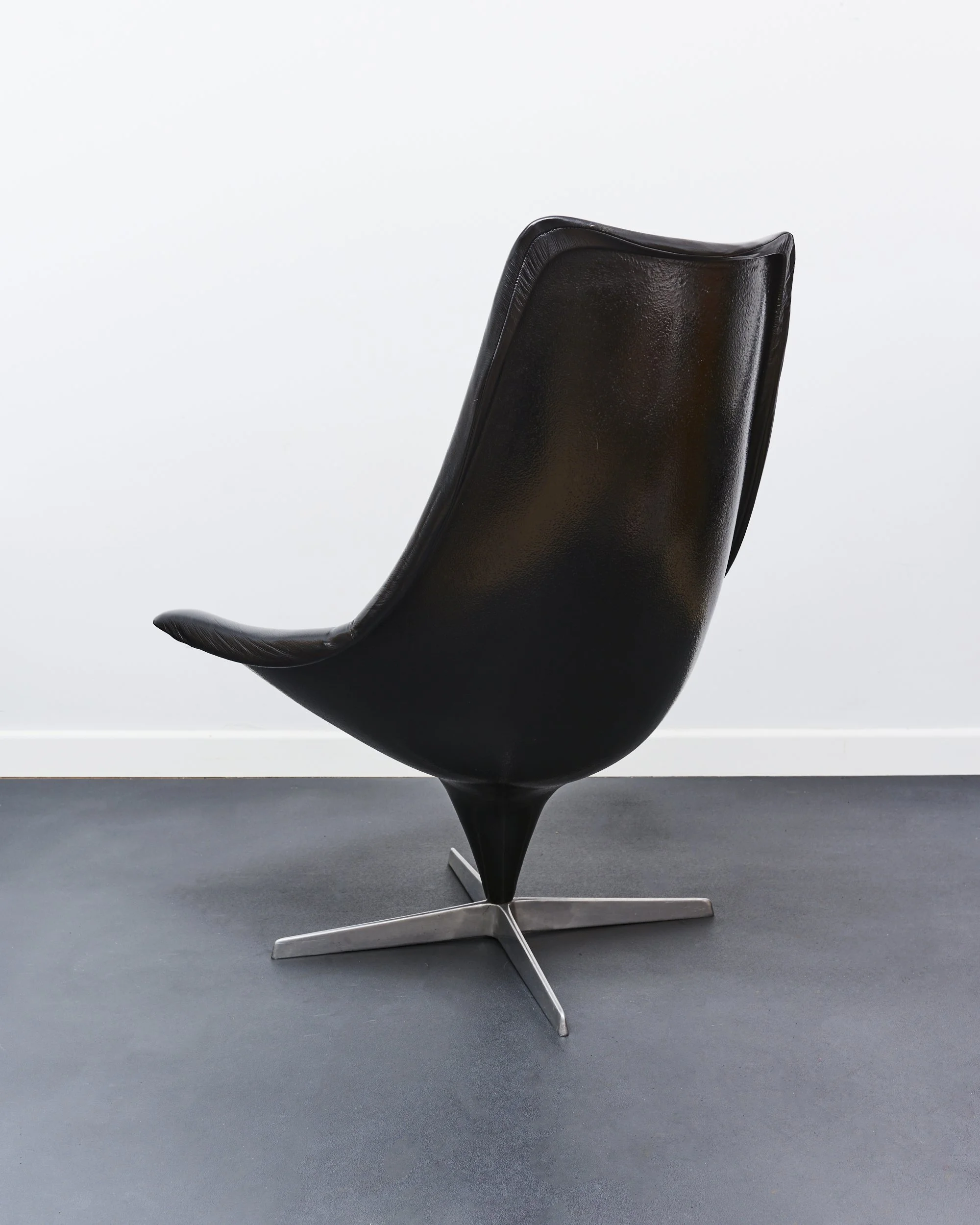 lurashell.leather.swivel.chair.diamond.shape.c.1970 7.jpg