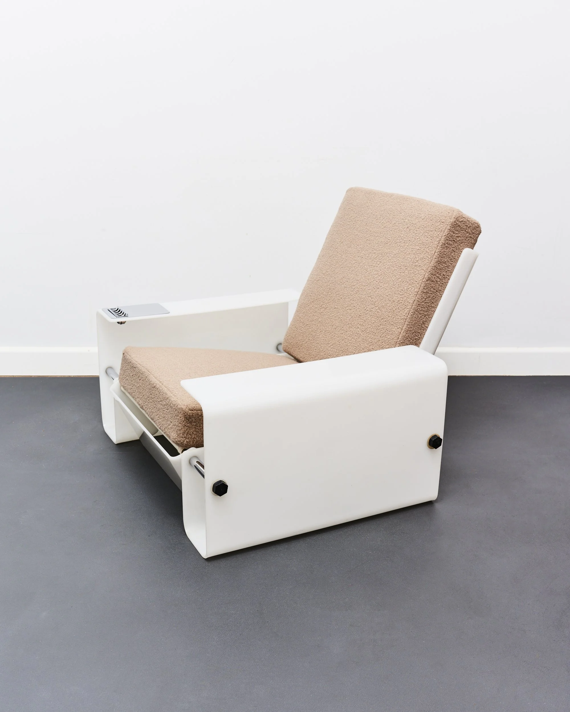 peter.banks.david.heeley.lounge.chair.1960.space.age 4.jpg