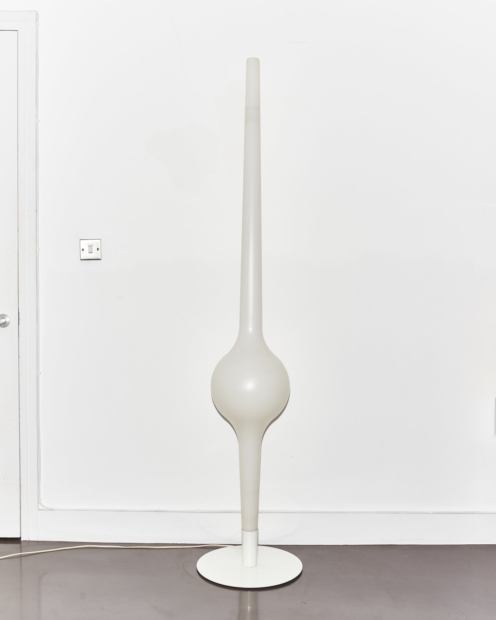 michael.young.sticklight.tom.dixon.eurolounge.1990.jack.floor.lamp.jpg