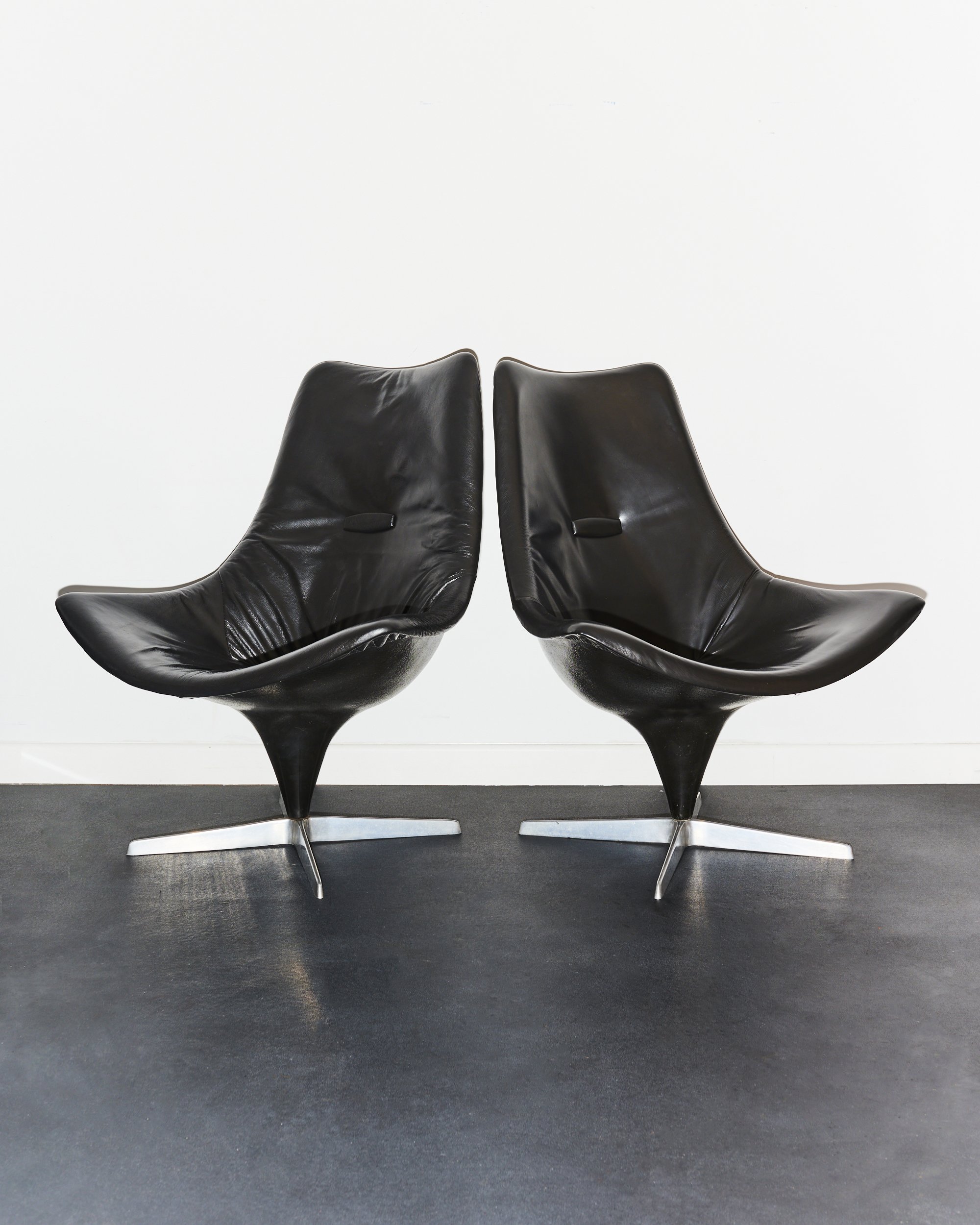 lurashell.leather.swivel.chair.diamond.shape.c.1970 1.jpg