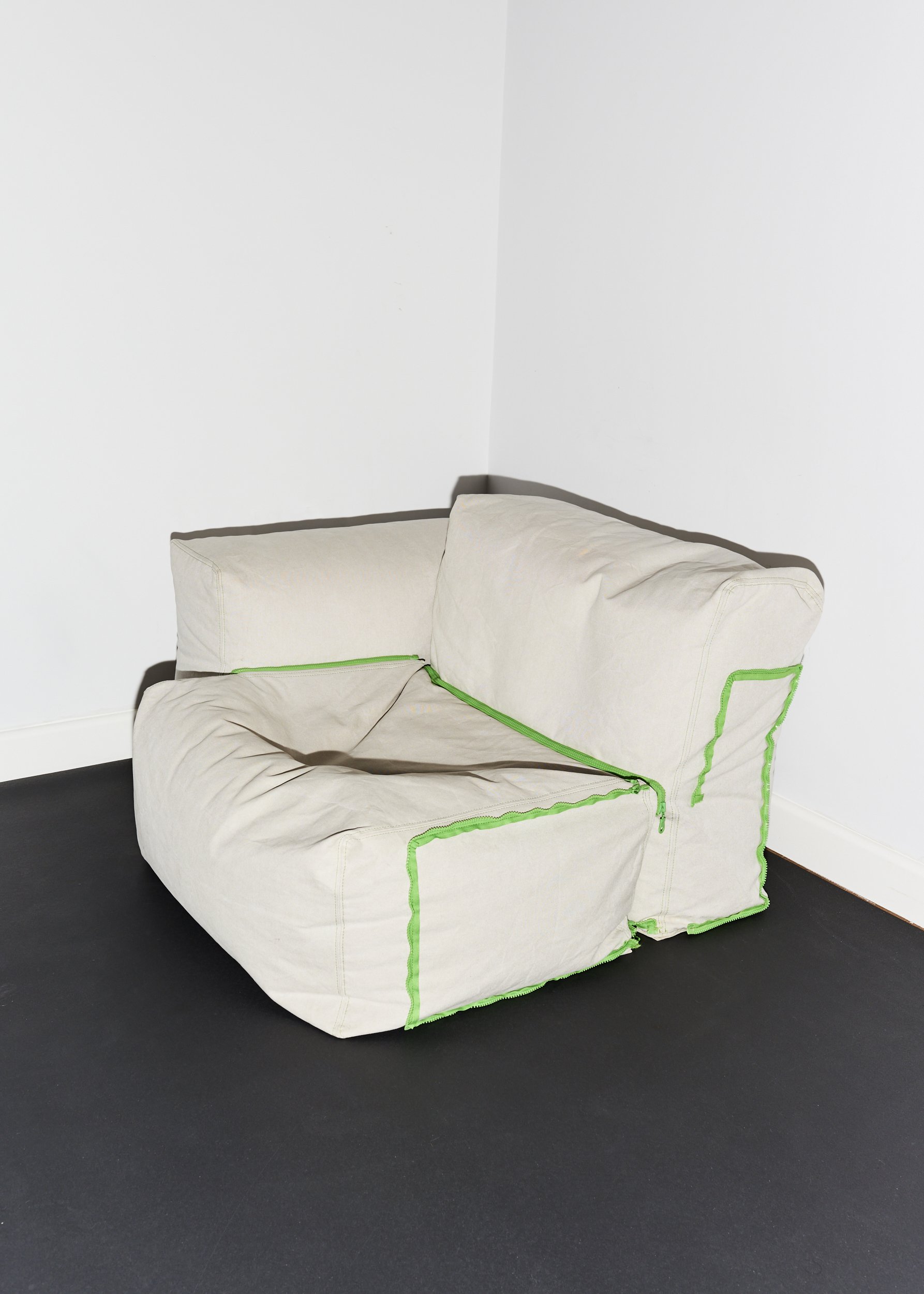 jasper.morrison.superoblong.sofa.cappellini.2004.1st.edition 9.jpg