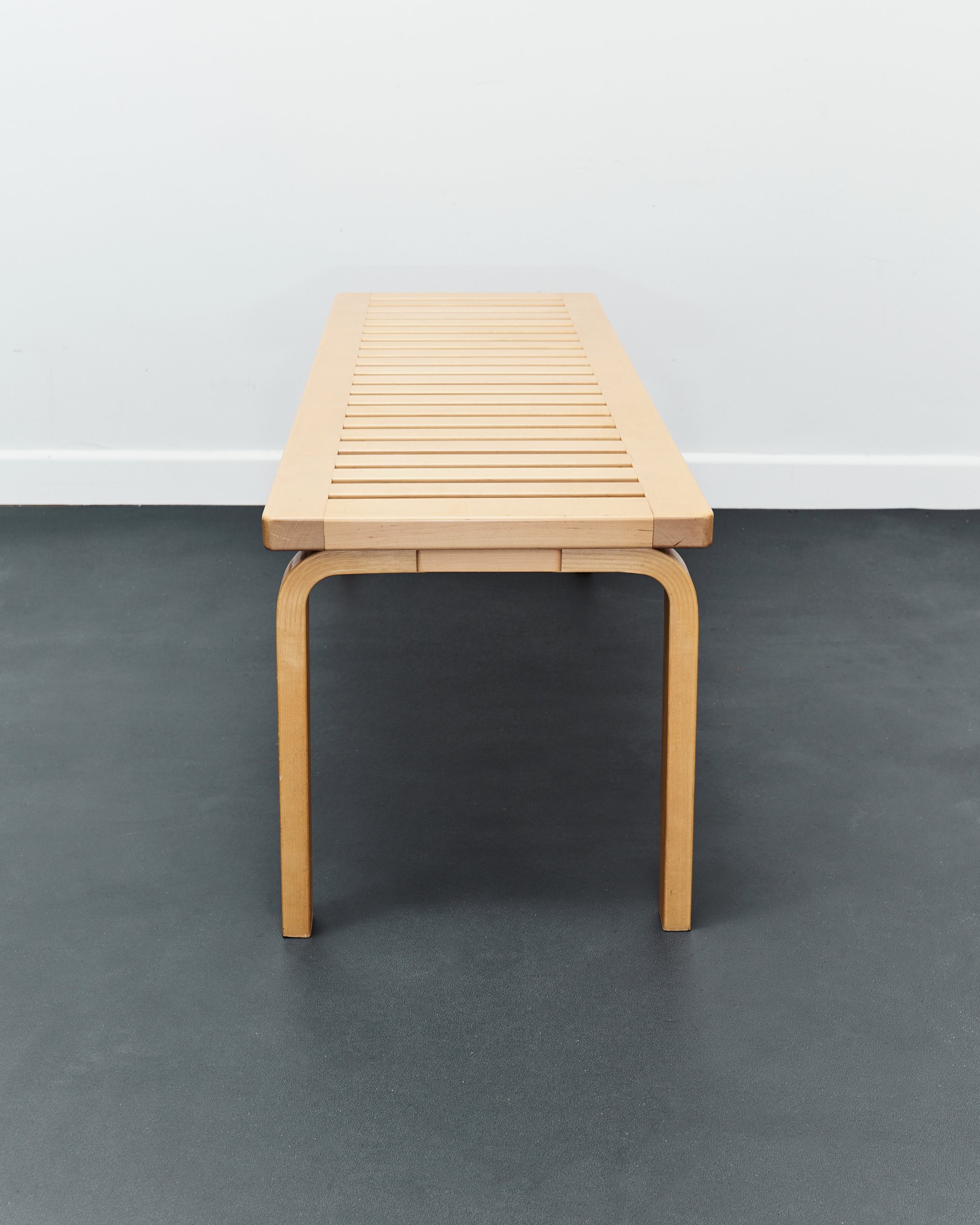 artek.bench.model.153a.alvar.aalto.1945.vintage.birch 2.jpg