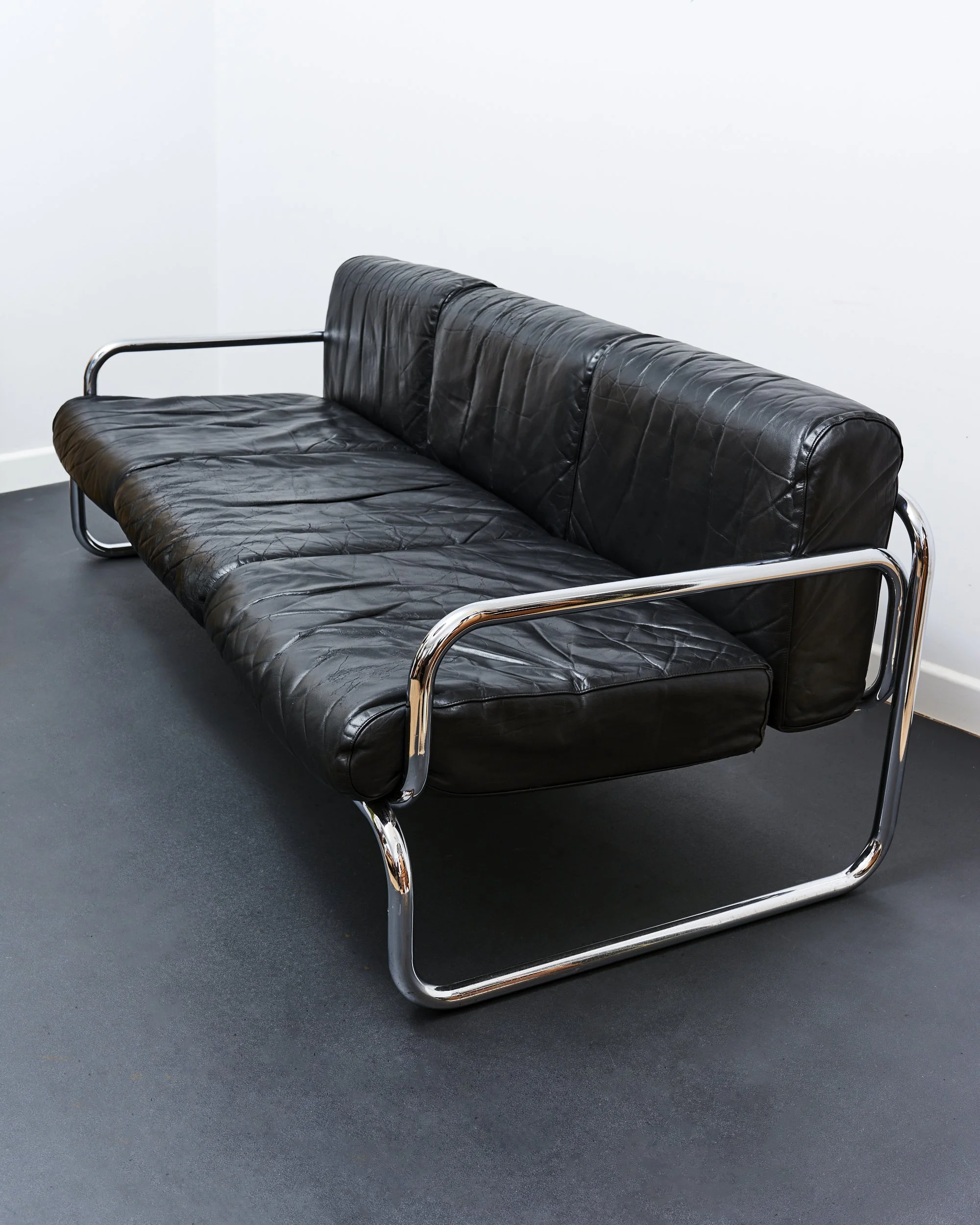 rodney.kinsman.omk.tubular.chrome.leather.sofa.1970 9.jpg