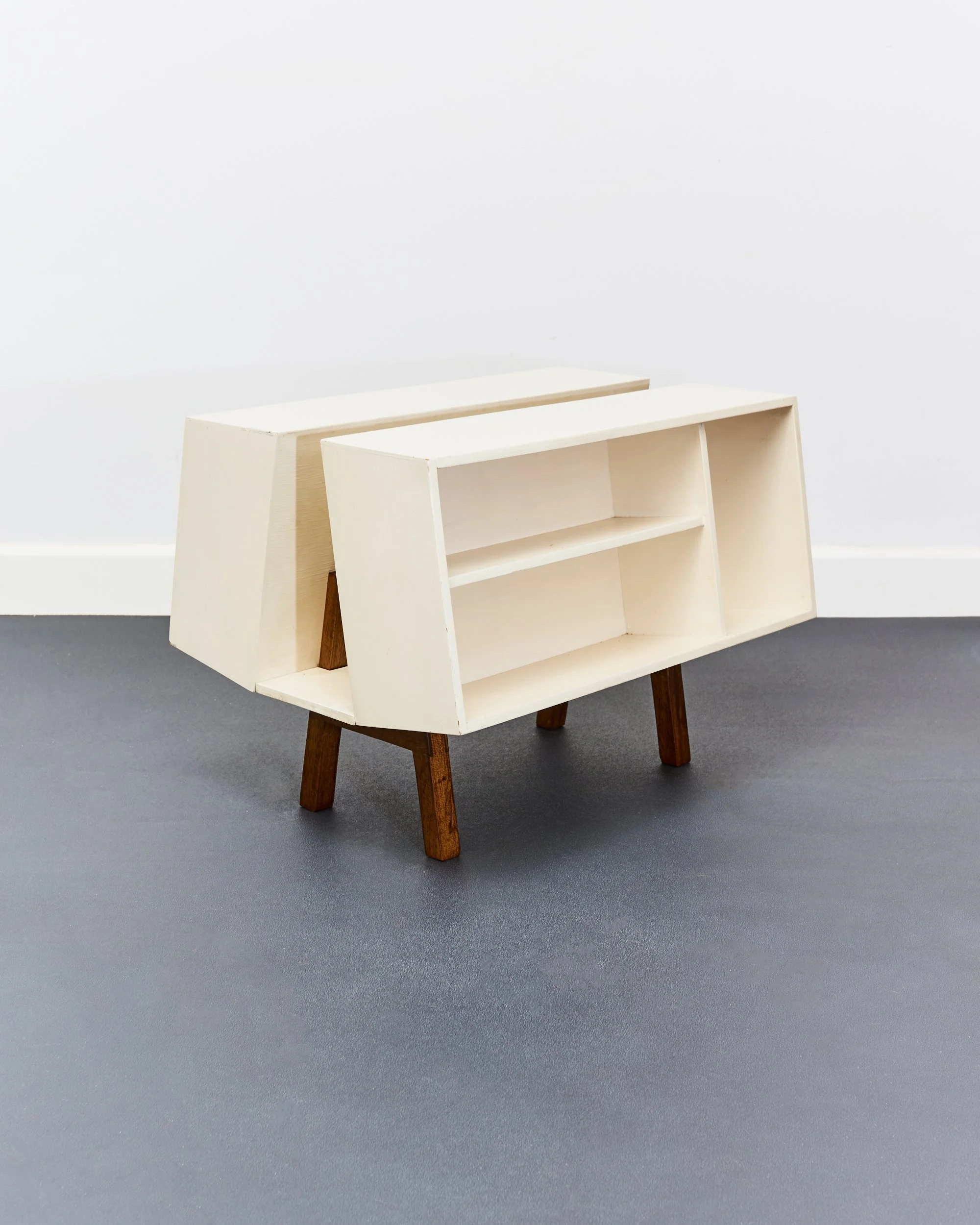 penguin.donkey.isokon.mk2.bookcase.ernest.race.1960 1.jpg