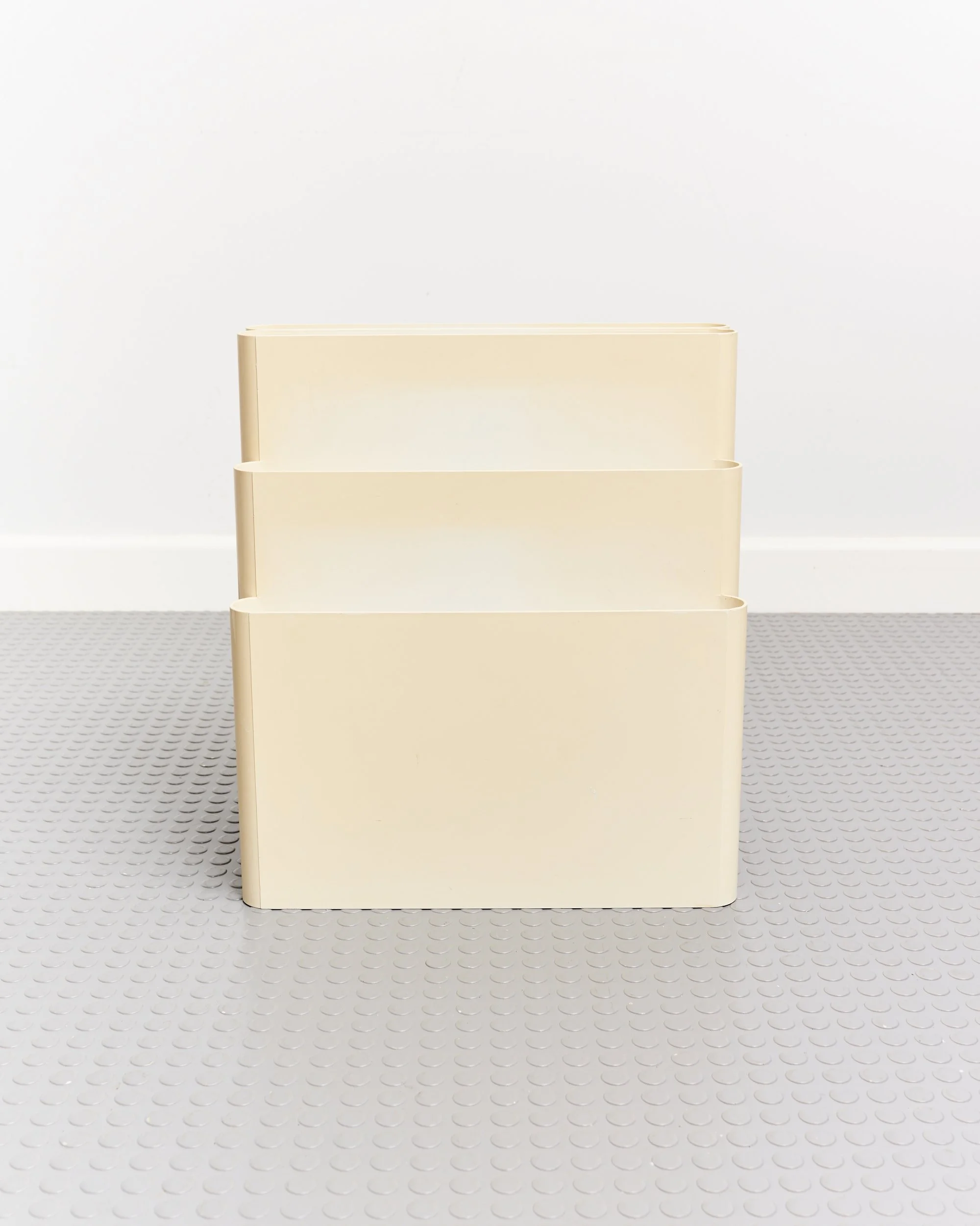 giotto.stoppino.magazine.rack.model4675.white.kartell.1960 1.jpg