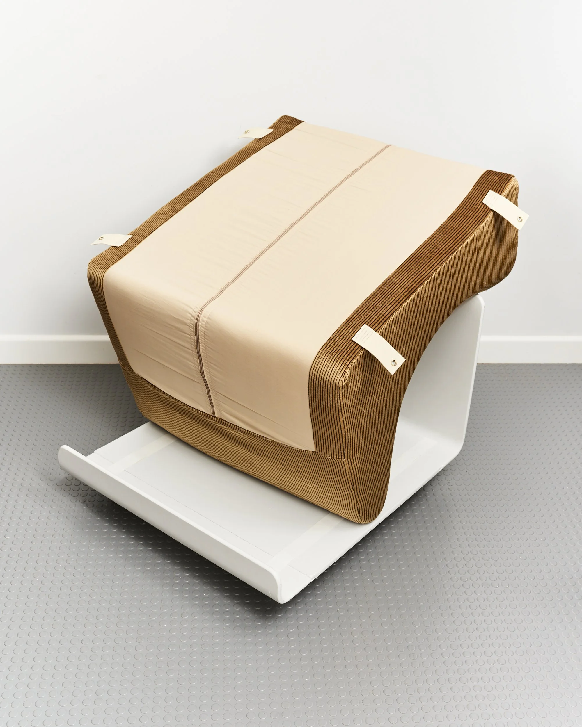 luigi.colani.orbis.modular.sofa.lounge.chair.COR.1970.space.age 6.jpg