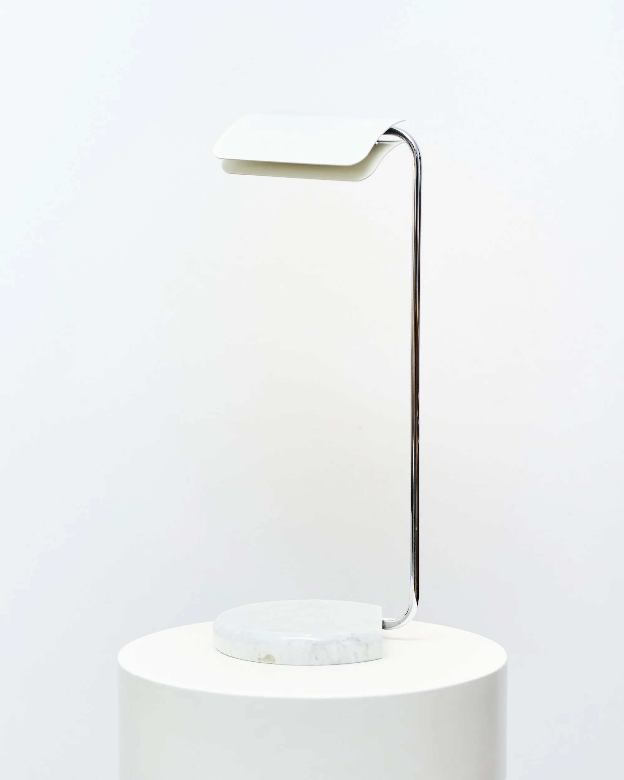 desk.table.lamp.tegola.bruno.gecchelin.pollox.skipper.1970.white.marble.jpg
