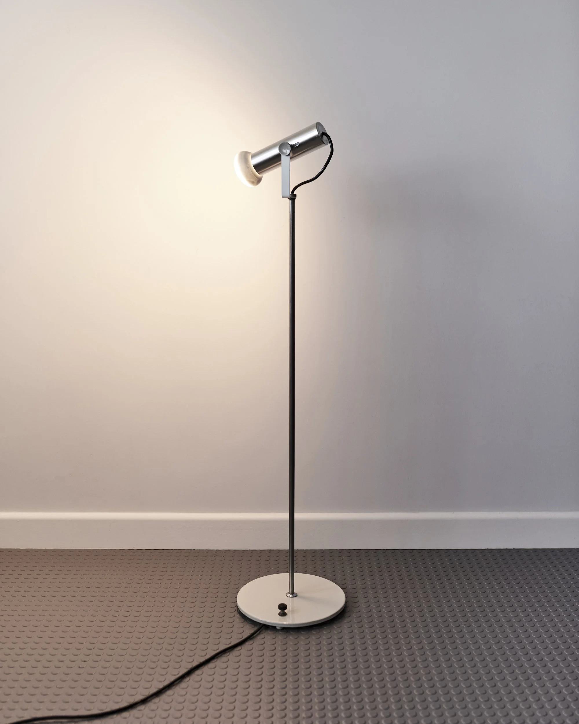 john.sylvia.reid.floor.lamp.rotaflex.1960.minimalism.modernist 7.jpg