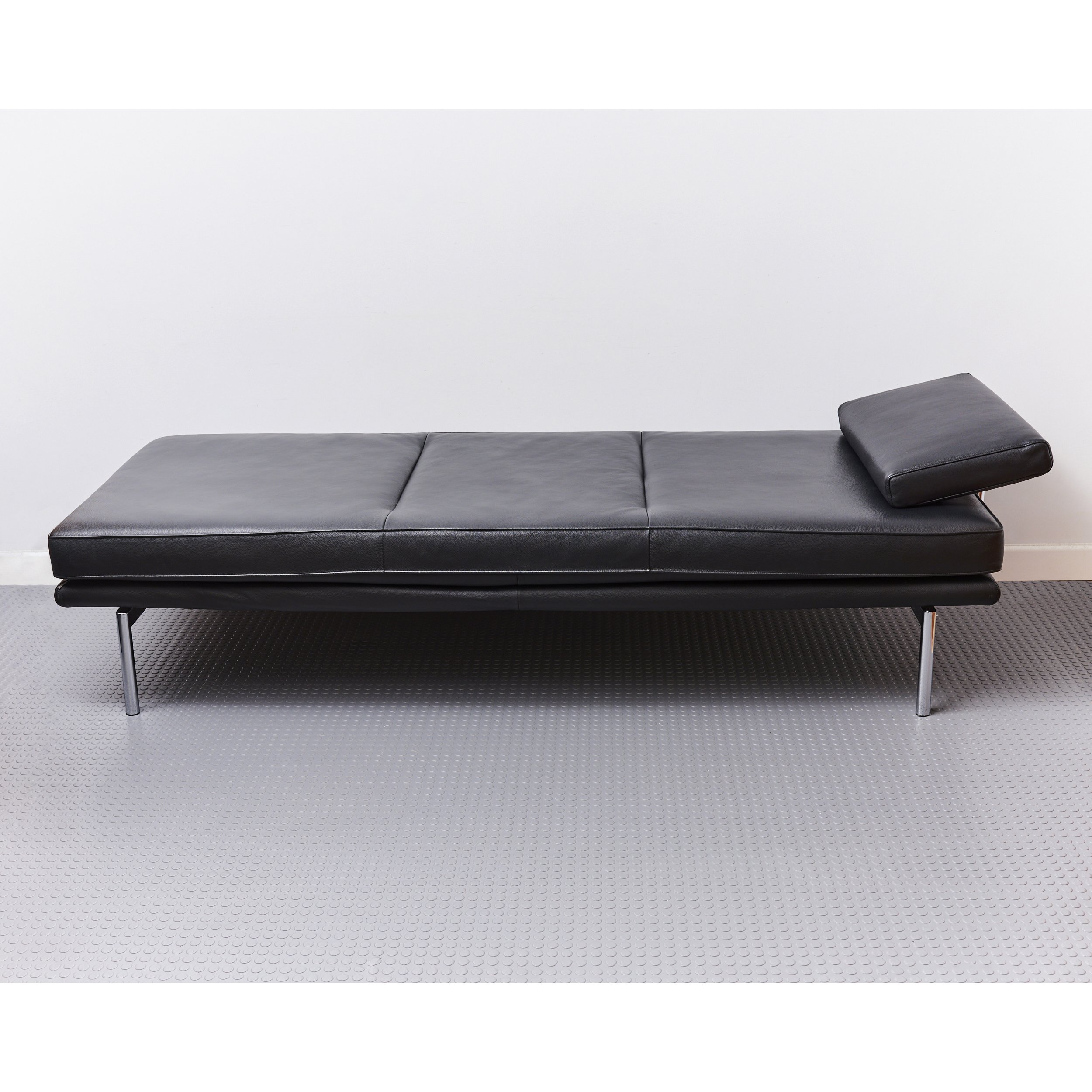 walter.knoll.eoos.living.platform.daybed.bergmann.bohmann.gründl.1990 7.jpg