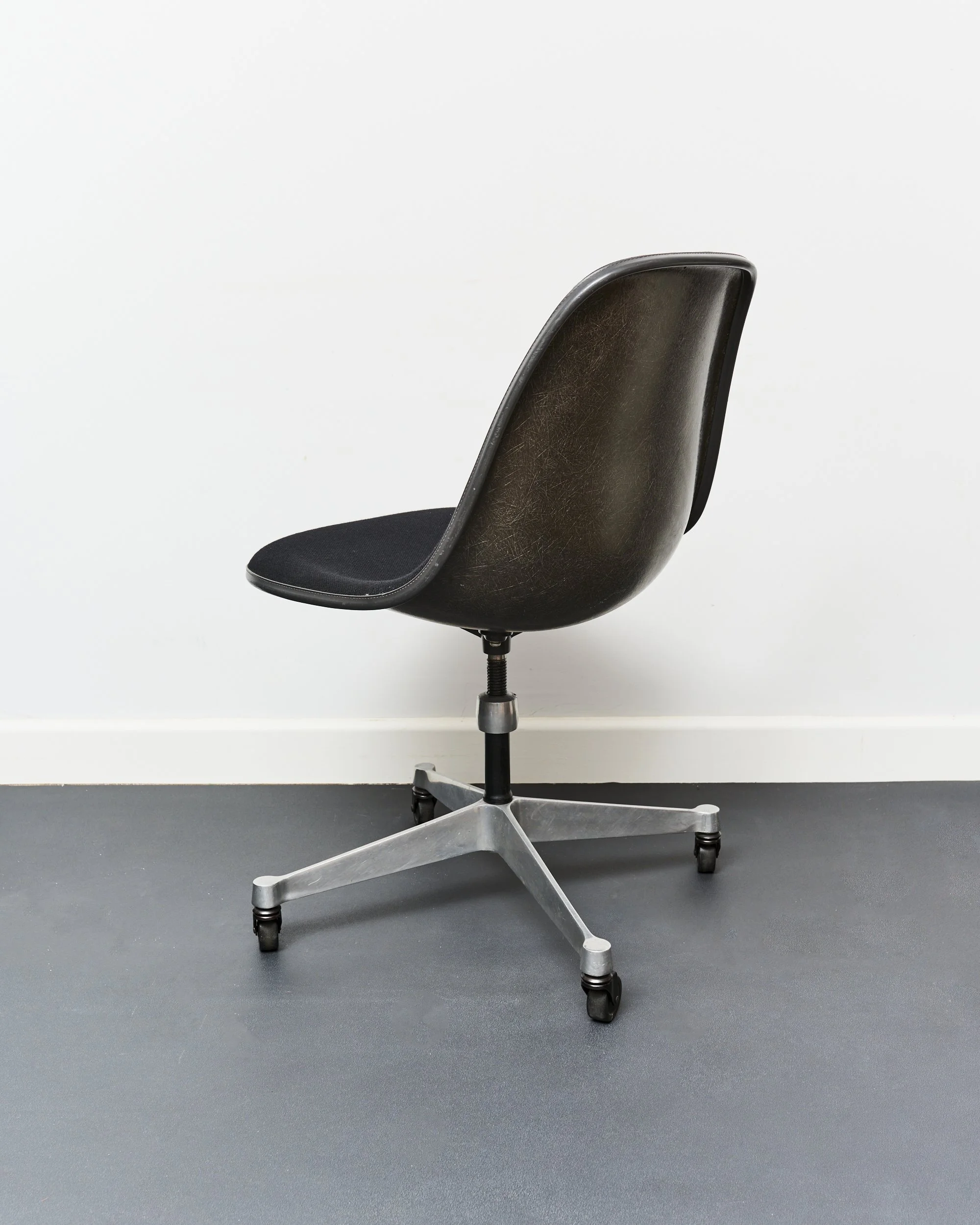 eames.side.shell.office.swivel.chair.pscc.herman.miller.1970 1.jpg