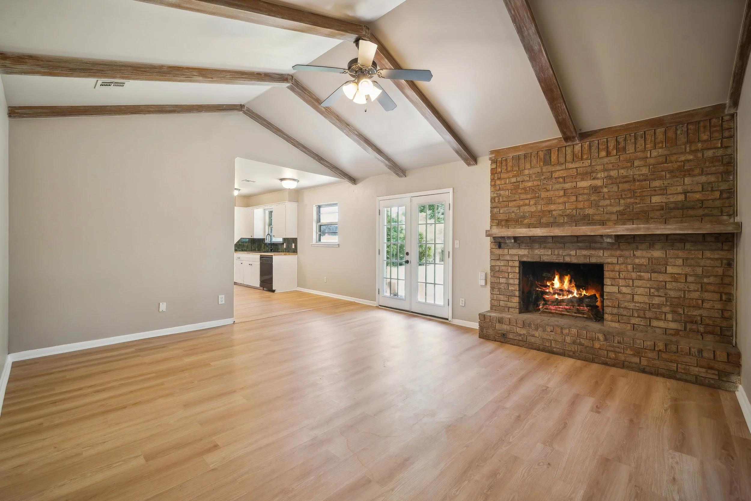 06-120_8719 E 39th St.jpg