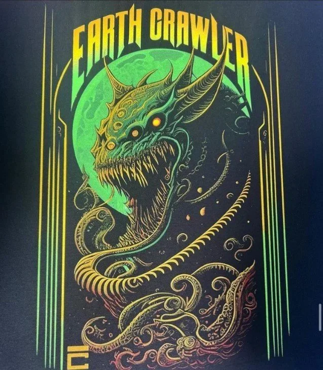 Ever wondered how band tees come alive?
It’s not just ink and fabric. It’s monster-level detail, personal reviews, and hands-on quality checks at every step. This custom @earthcrawlerband piece? Designed with the same obsession for detai