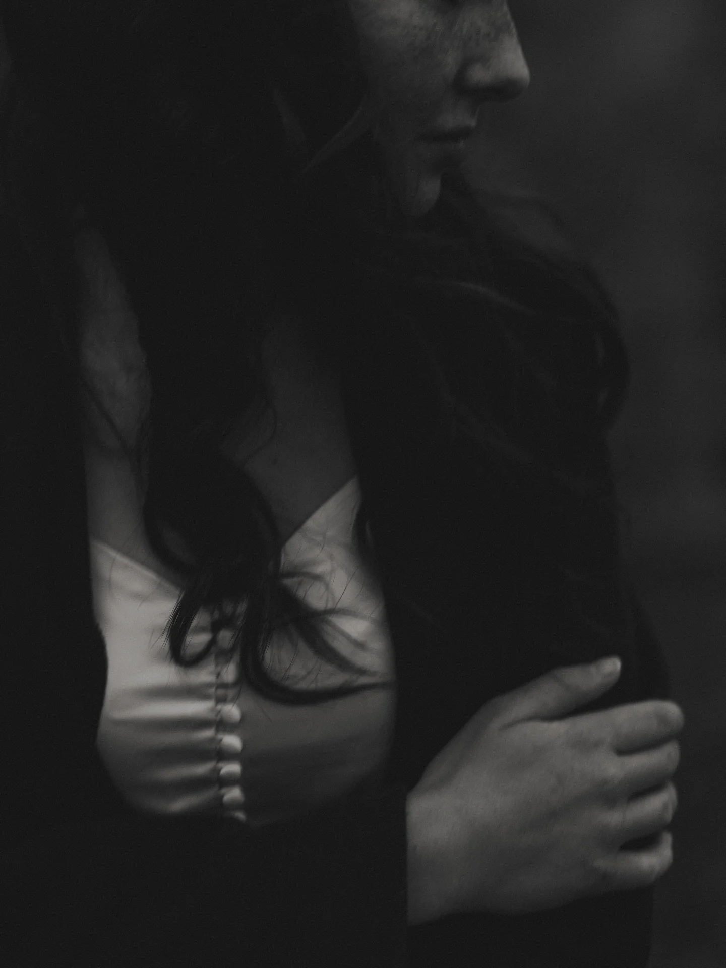 Cozy in monochrome. 

A quiet field wrapped in fog, birds singing as first light breaks the horizon. Cold air lingers and a light breeze whispers. In Humboldt County, mornings arrive softly&mdash; morning light threads its way through the mist.

#Hum