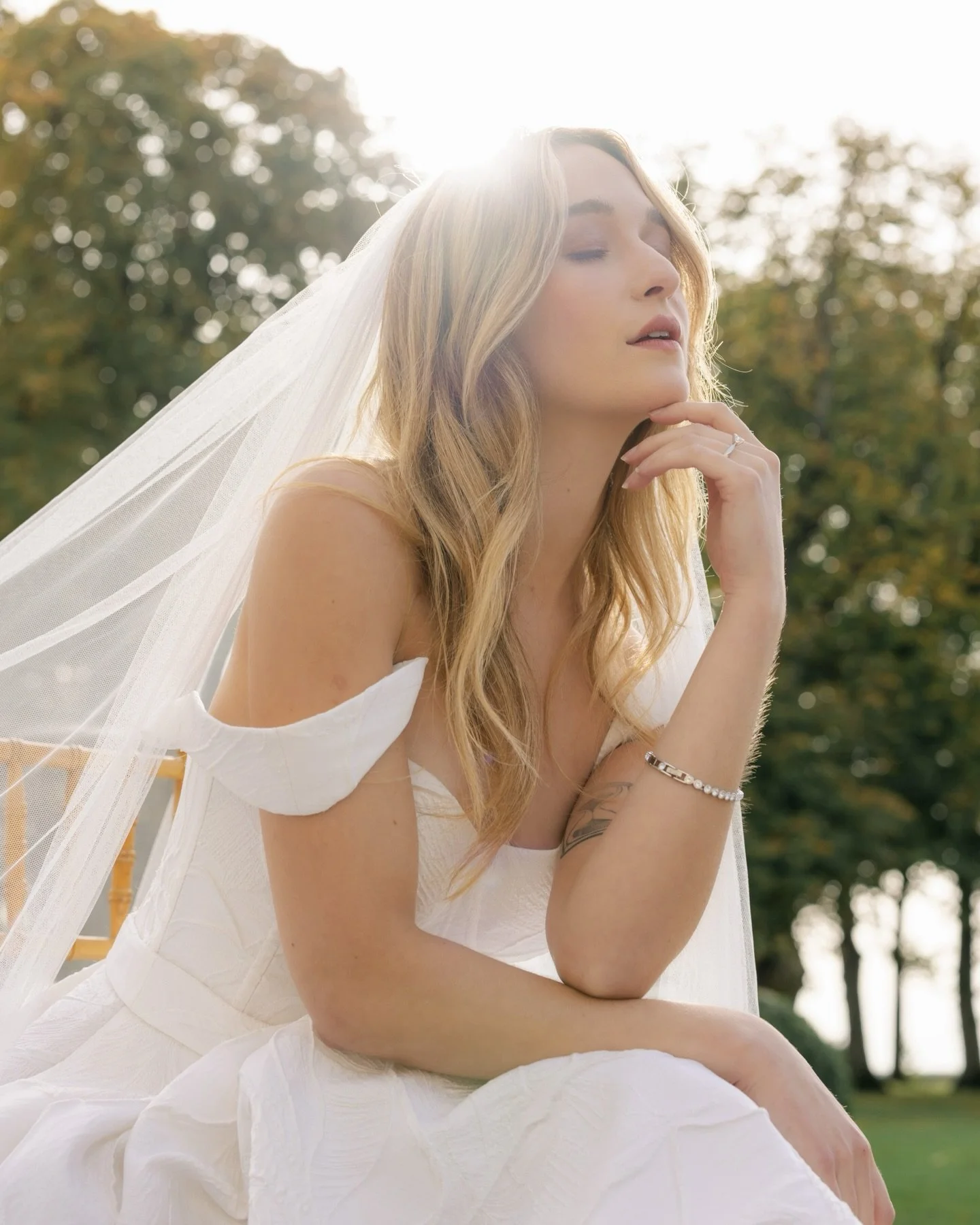 Elegance at its finest. 

Workshop hosts: @garyandkim.ca
Photography: @bethanyjoy_photography 
Venue: @chateaudevarennes
Wedding Planner: @the_styled_soiree
Workshop Education Team: @garyevansphotography @sarafrance @madiphotography @mandywrightphoto