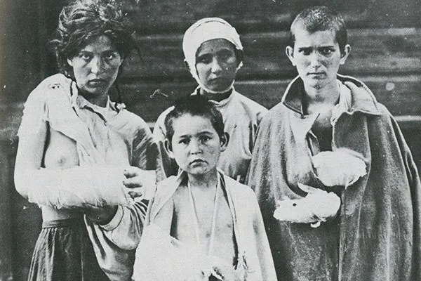 100-ans-03-600px.jpg