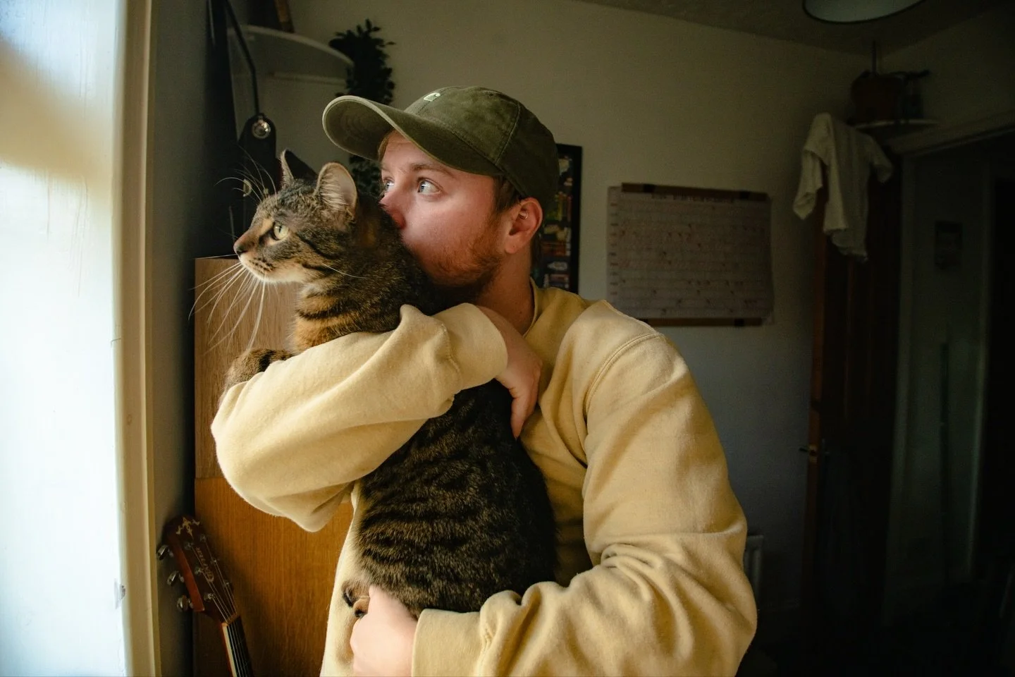 This is your sign to include your pets in your portraits 🐈 
#petportraitsofinstagram #petphotography #selfportrait #queerphotographer #catphotography