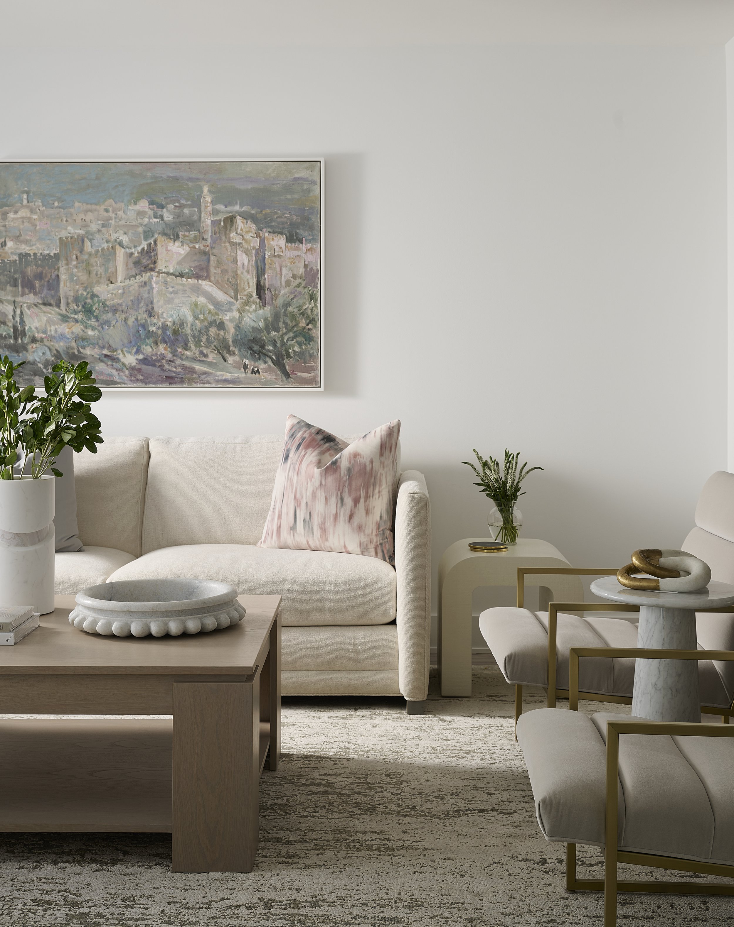 Inside A Bright and Airy Family Home That’s Made For Entertaining